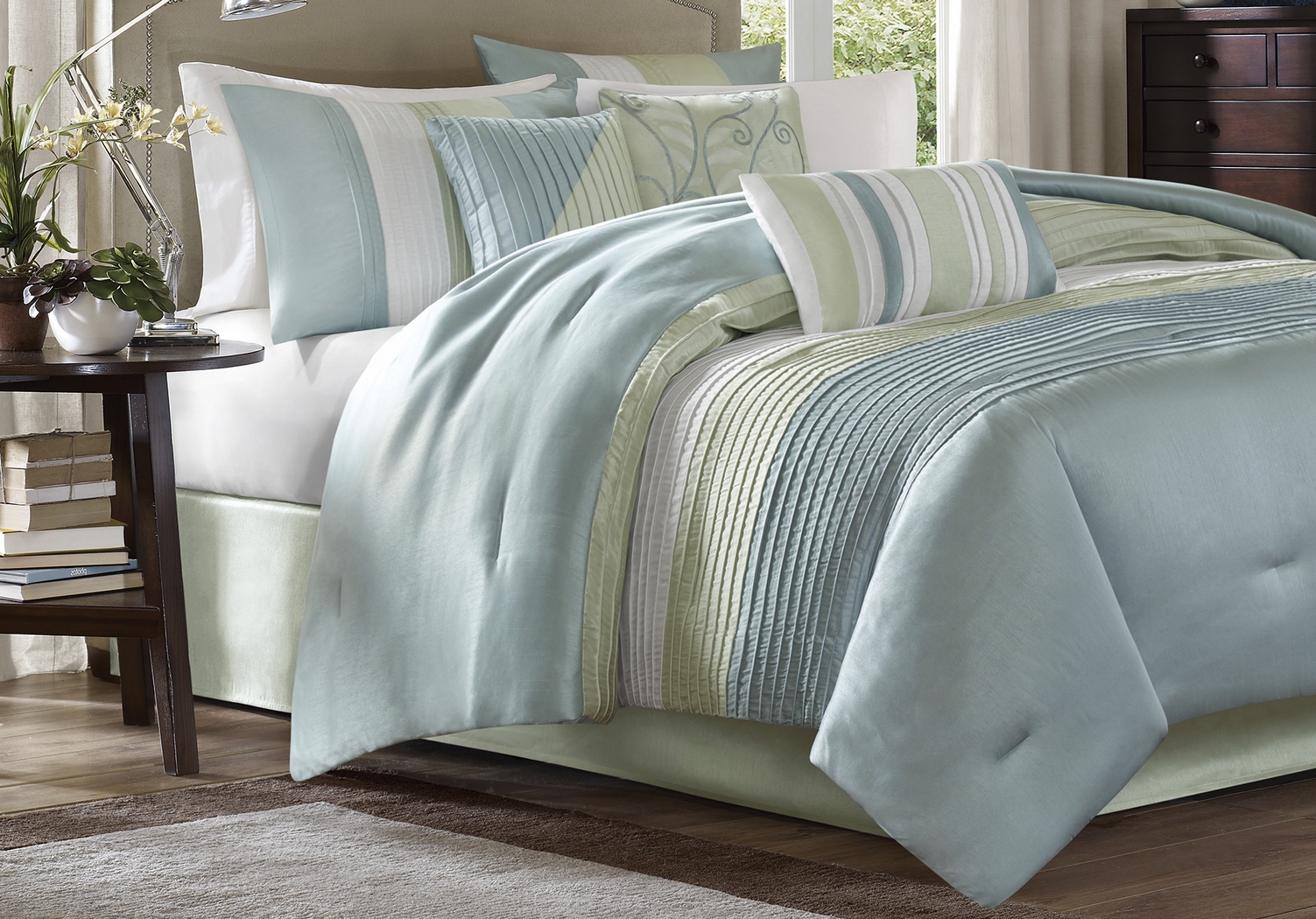 Brenna Blue/Green 7 Pc Queen Comforter Set - Thumbnail - Image 1