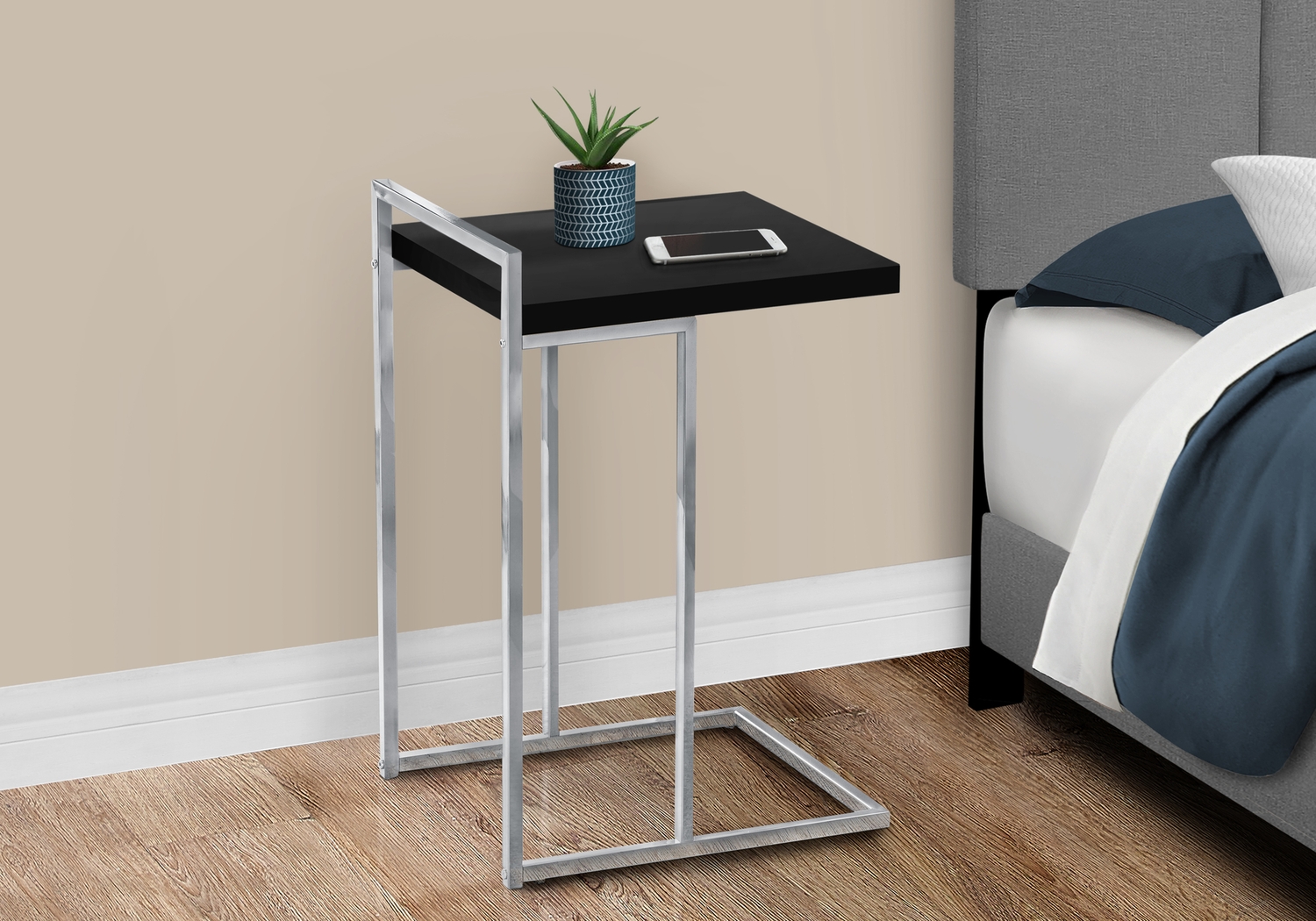 Brenteresa Grove Black Accent Table - Thumbnail - Image 6