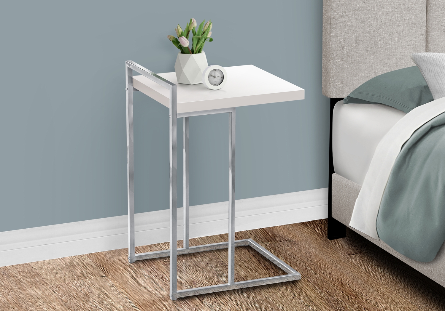 Brenteresa Grove White Accent Table - Thumbnail - Image 6