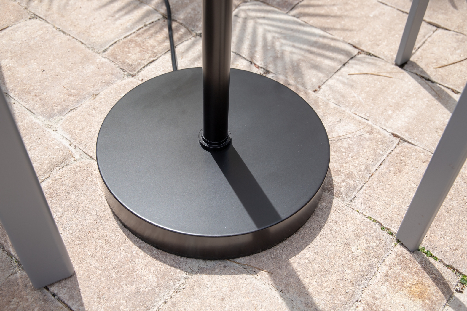 Brenty Brown Outdoor Floor Lamp - Thumbnail - Image 12