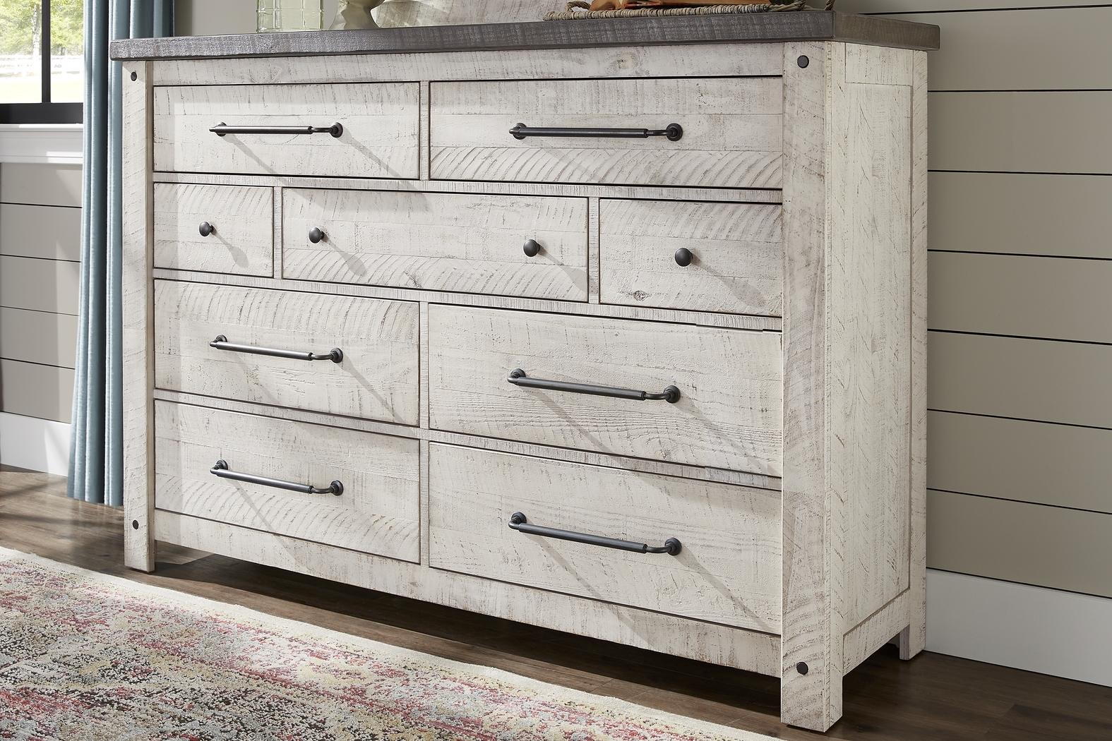 Bretten Crossing White 5 Pc Queen Bedroom - Thumbnail - Image 7