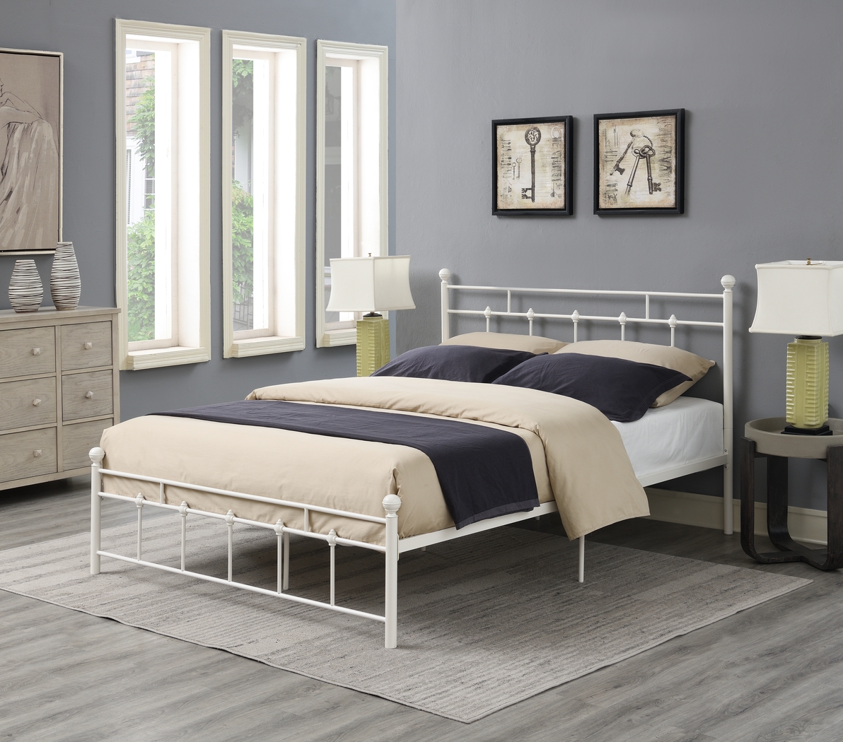 Briarview White Queen Bed - Thumbnail - Image 3
