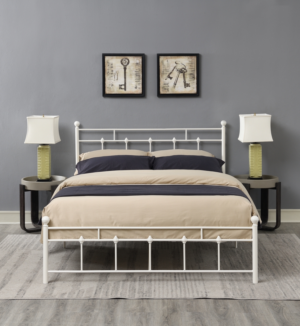 Briarview White Queen Bed - Thumbnail - Image 4