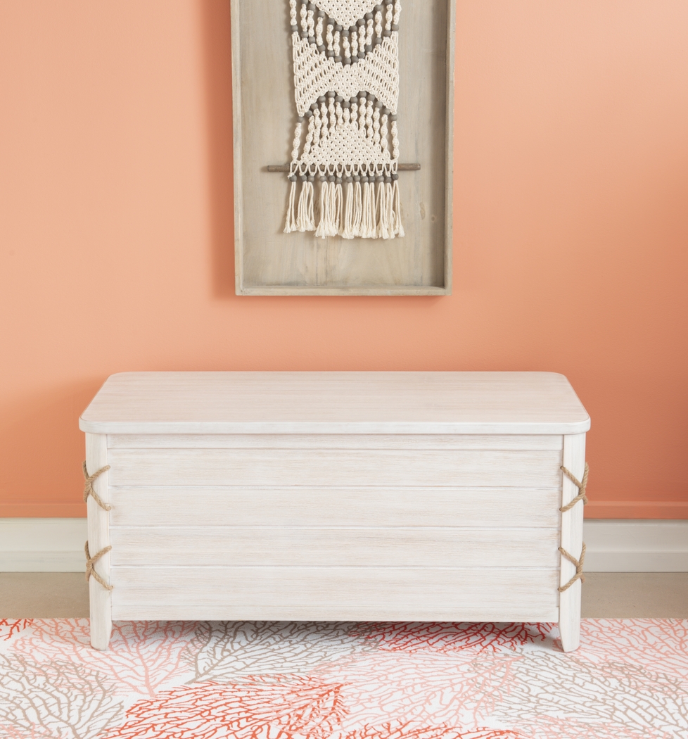 Brieva White Cedar Chest - Thumbnail - Image 4