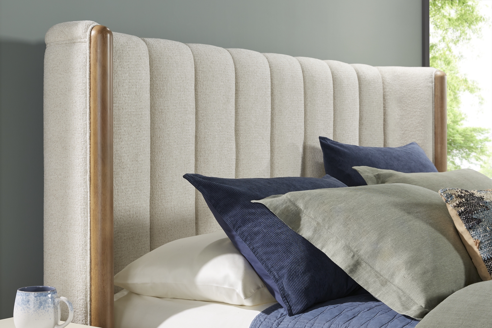 Bristol Bay Brown 3 Pc King Upholstered Bed - Thumbnail - Image 3