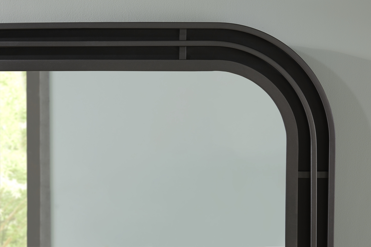 Bristol Bay Brown 8 Pc Upholstered Queen Bedroom - Thumbnail - Image 16