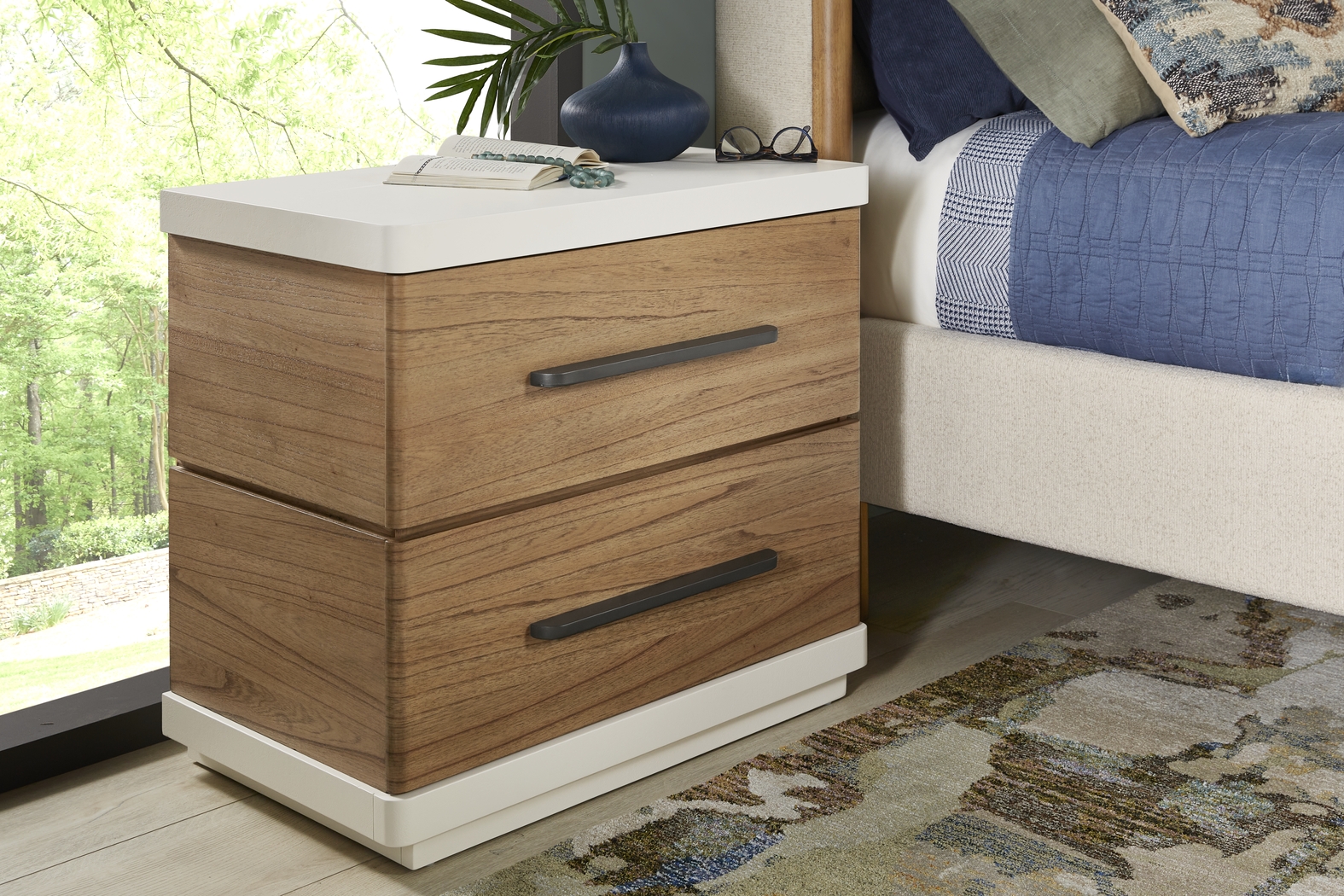 Bristol Bay Brown 8 Pc Upholstered Queen Bedroom - Thumbnail - Image 12