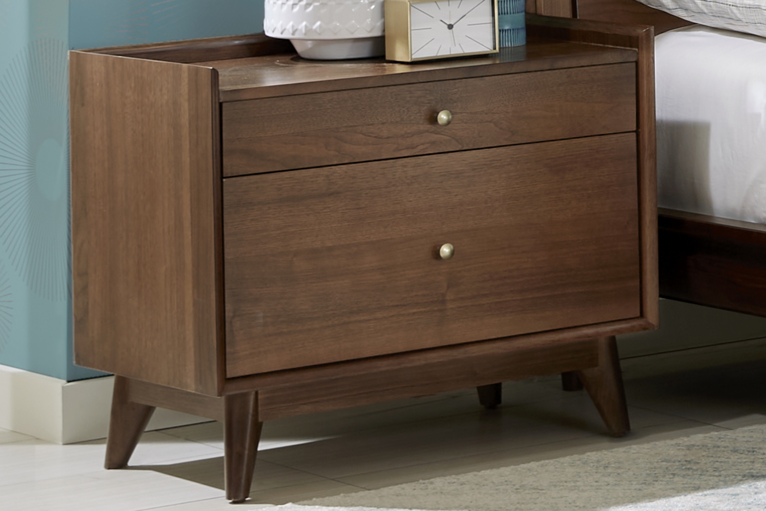 Broxbern Walnut 5 Pc Queen Upholstered Bedroom - Thumbnail - Image 8