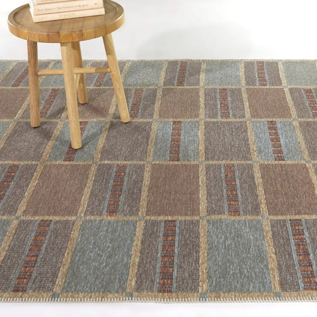 Bryldr Pink 5'3 x 7' Rug - Thumbnail - Image 2