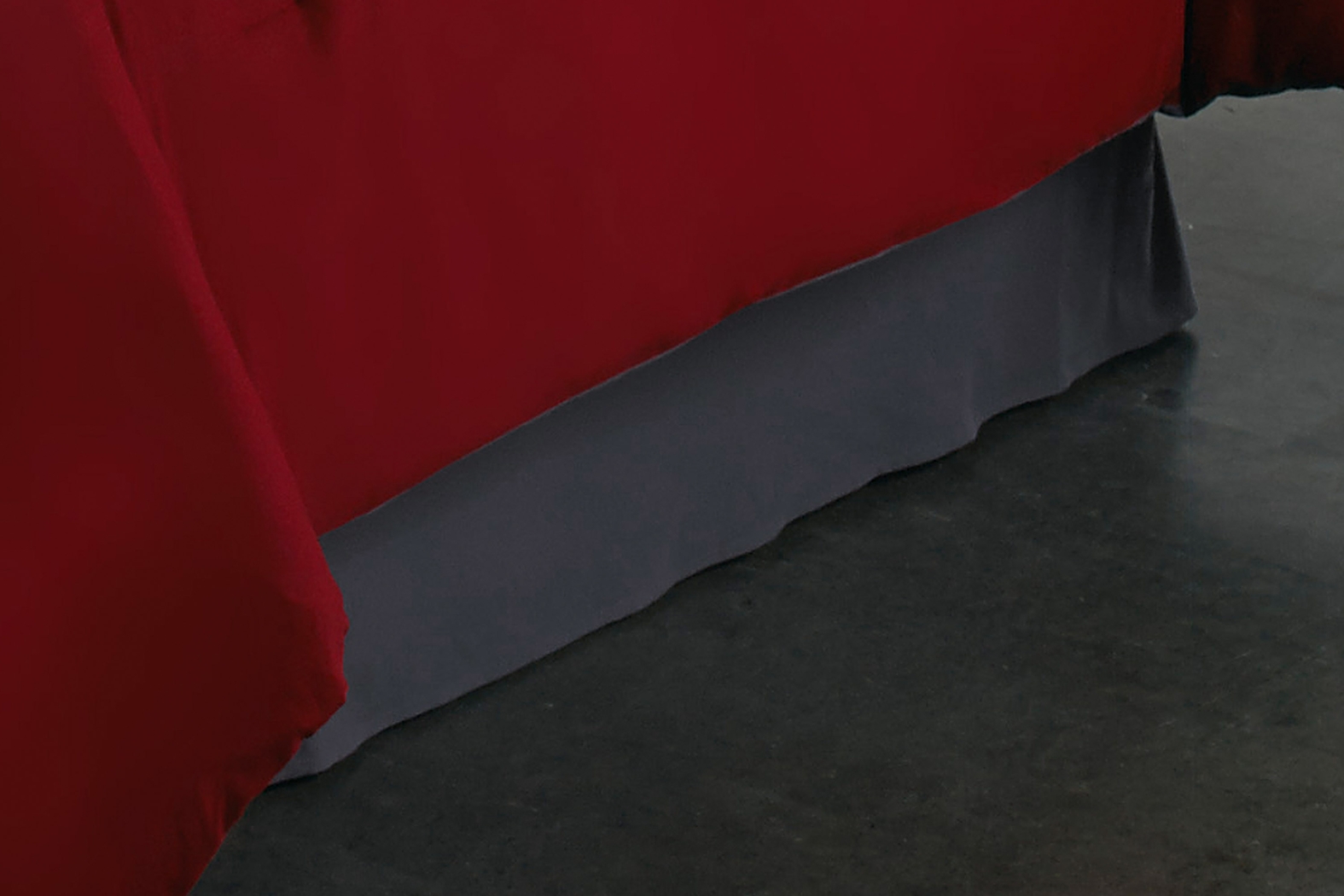 Buggshotte Red 8 Pc Queen Comforter Set - Thumbnail - Image 5