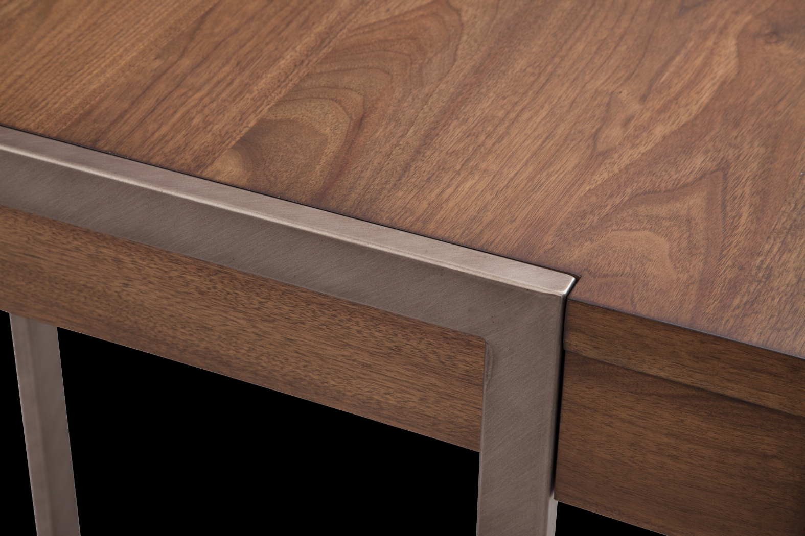 Busenbark Brown Desk - Thumbnail - Image 4