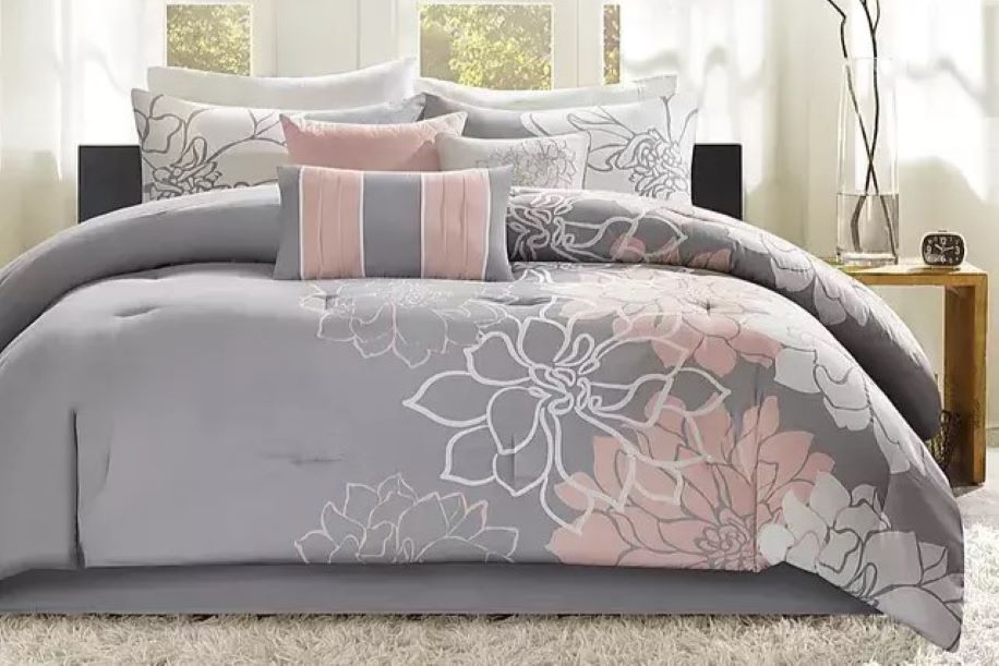 purple bedspread
