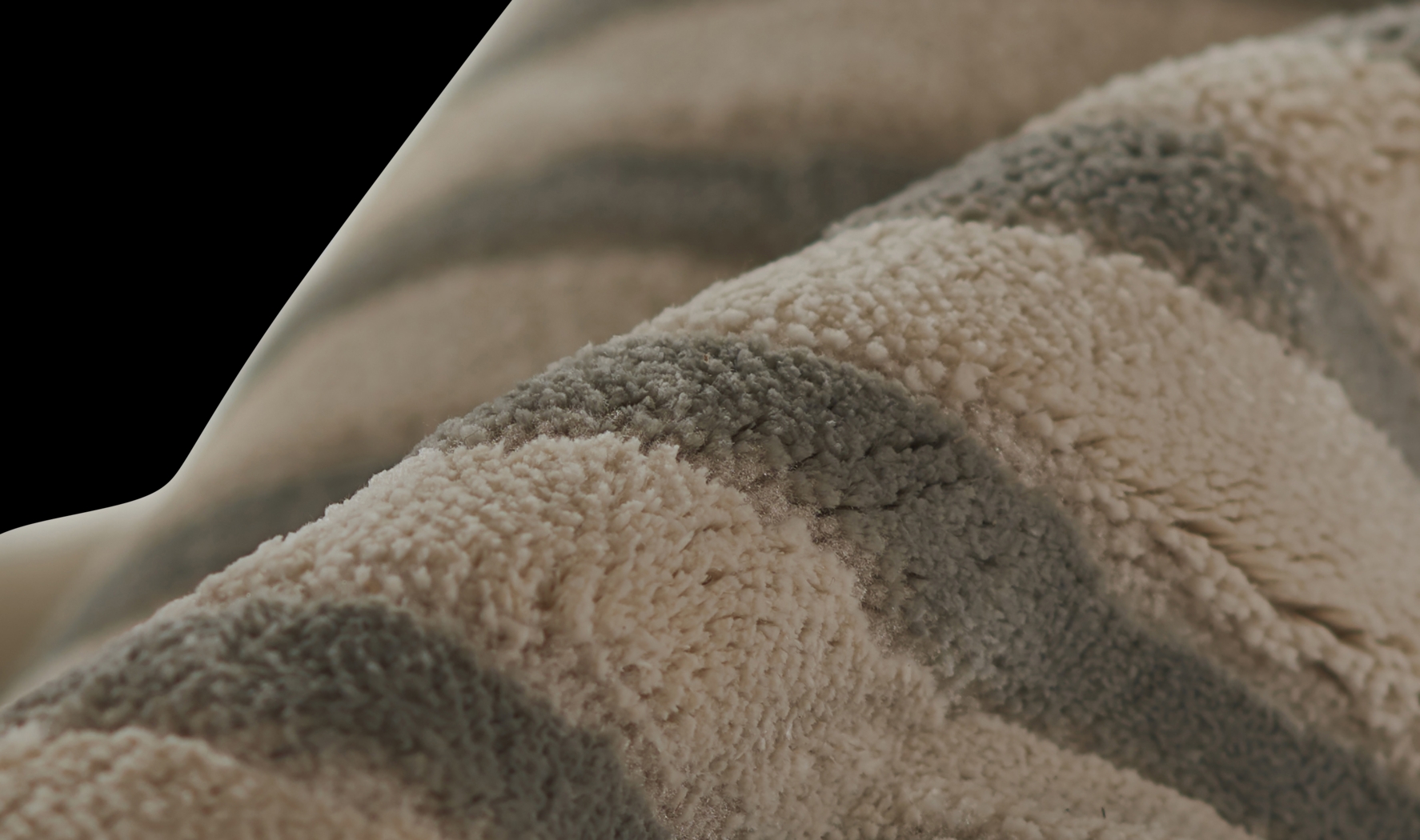 Caelia Gray 5'3 x 7'6 Rug - Thumbnail - Image 6