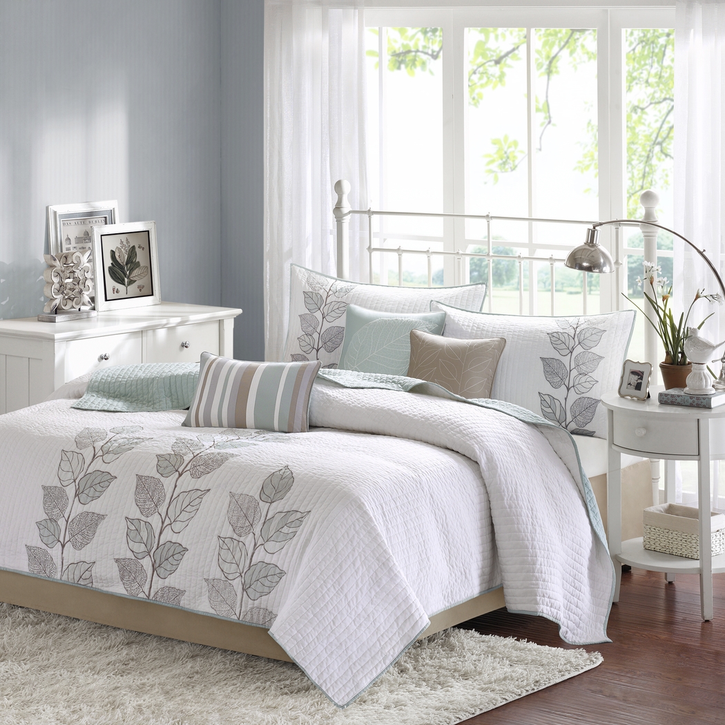 Caelie White 6 Pc Queen Coverlet Set - Thumbnail - Image 2