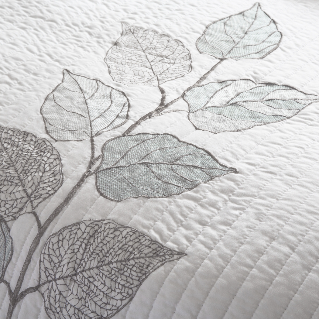 Caelie White 6 Pc Queen Coverlet Set - Thumbnail - Image 3