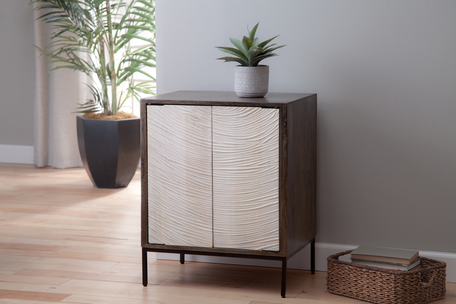 Callzar Cream Accent Cabinet - Thumbnail - Image 2