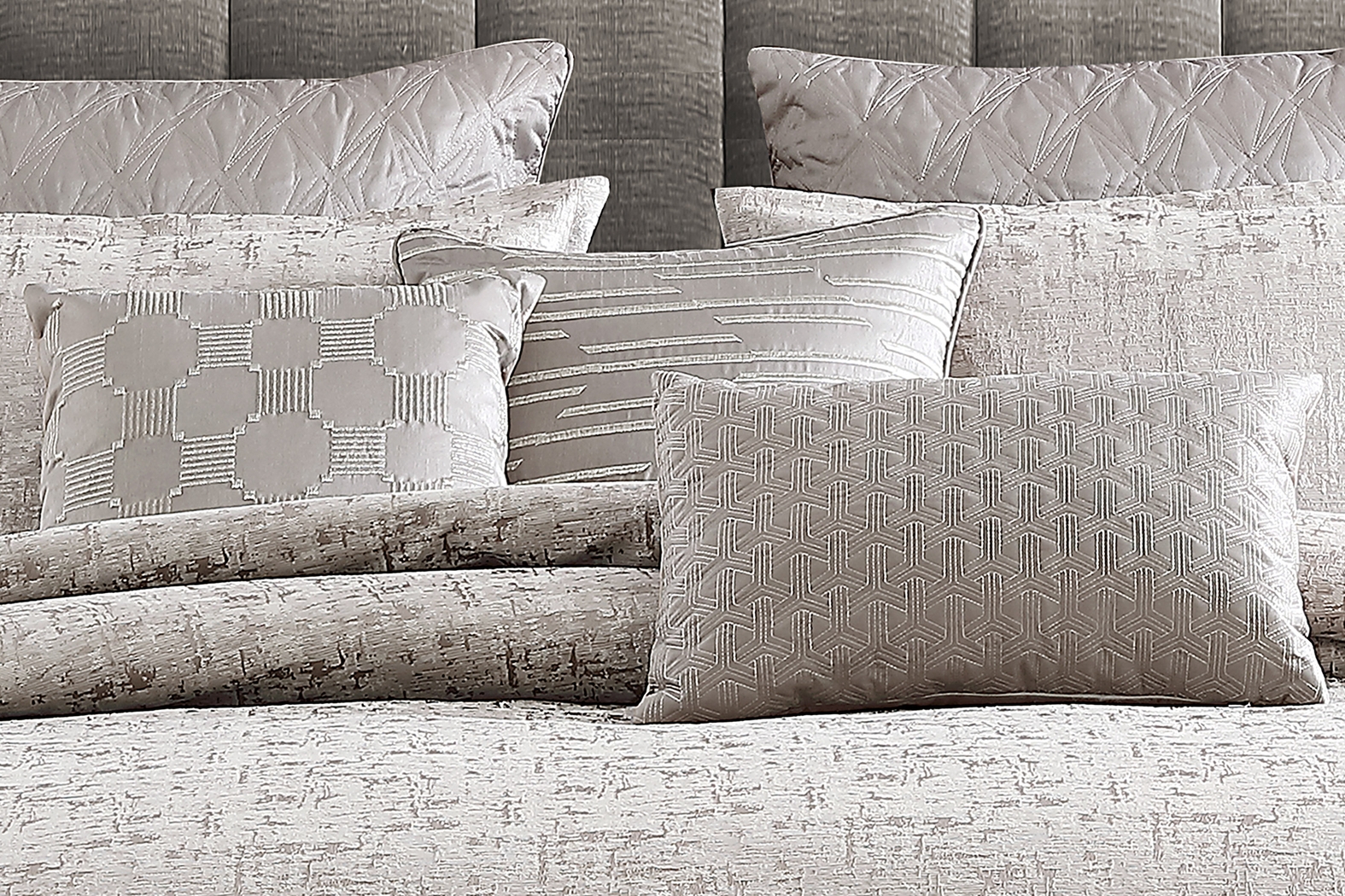 Calvent Gray 10 Pc King Comforter Set - Thumbnail - Image 4