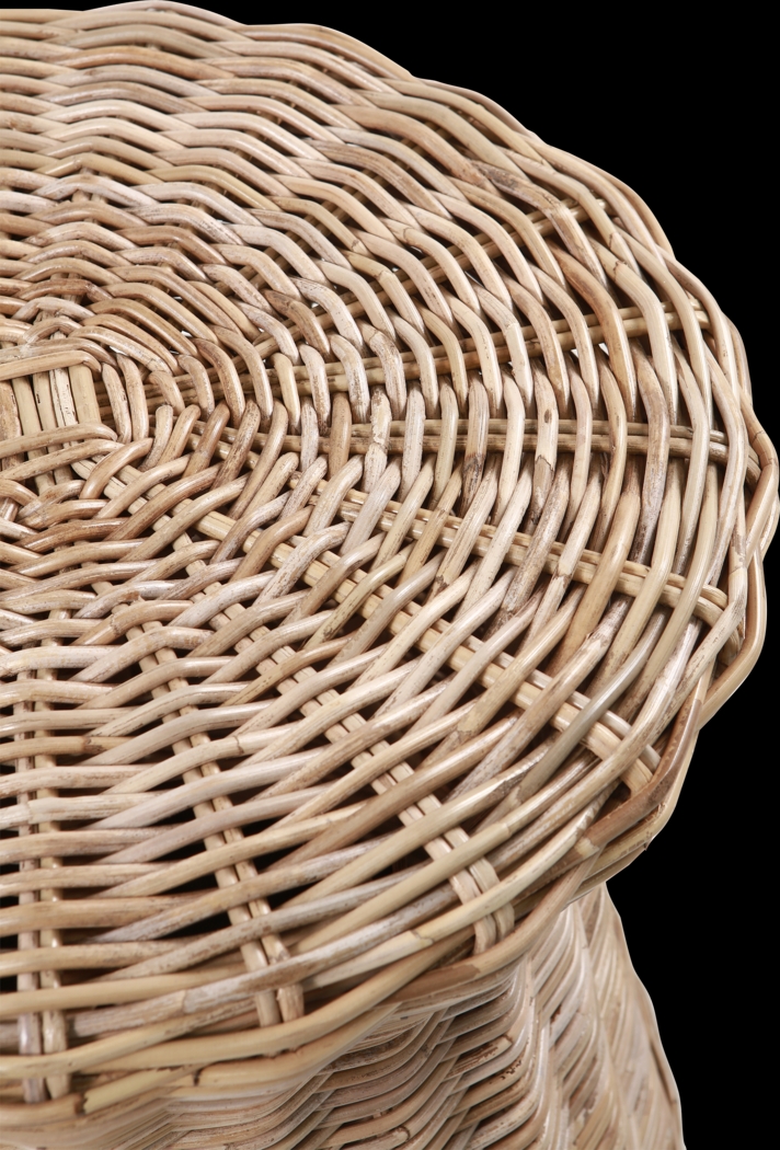 Cantamar Brown End Table - Thumbnail - Image 9