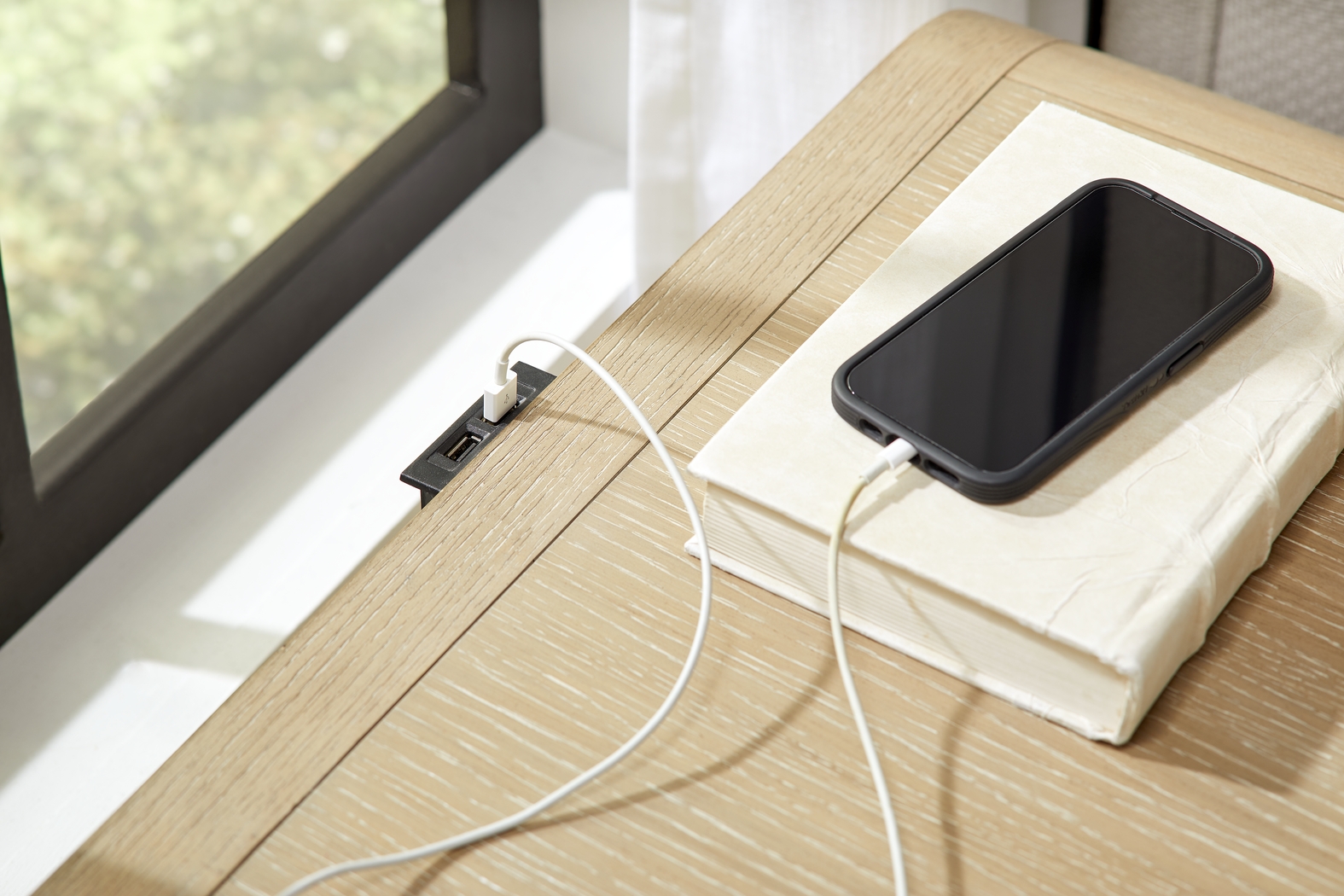 Canyon Cream 5 Pc King Upholstered Bedroom - Thumbnail - Image 11