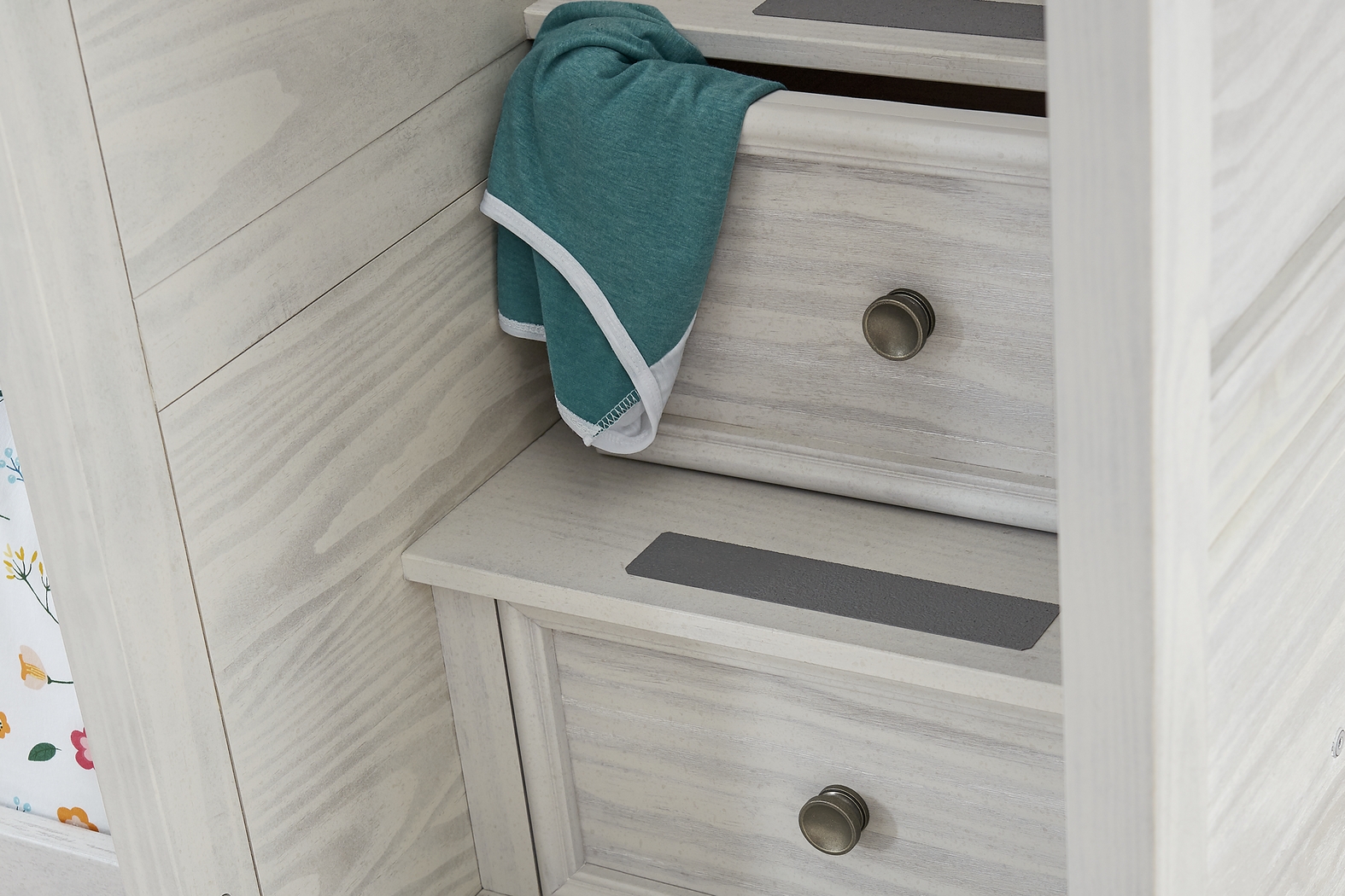 Kids Canyon Lake Ash Gray Twin/Full Step Bunk - Thumbnail - Image 3