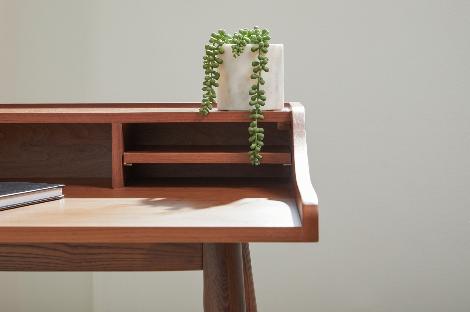 Caputa Brown Desk - Thumbnail - Image 5