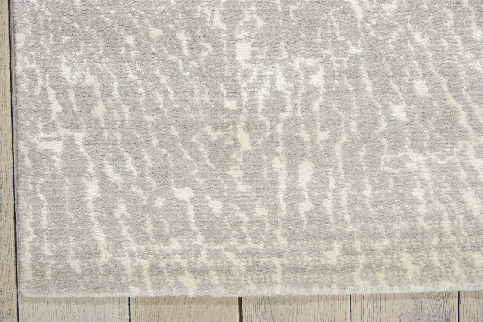 Carbonite Ivory 5'5 x 8' Rug - Thumbnail - Image 3
