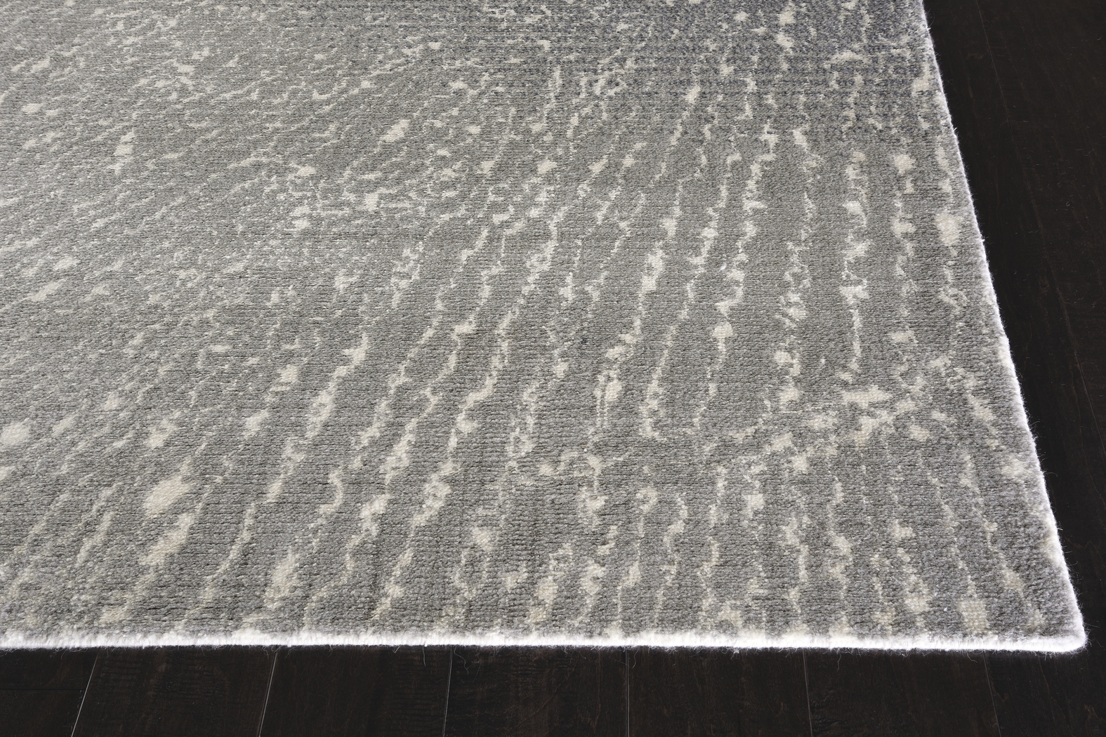 Carbonite Ivory 5'5 x 8' Rug - Thumbnail - Image 5