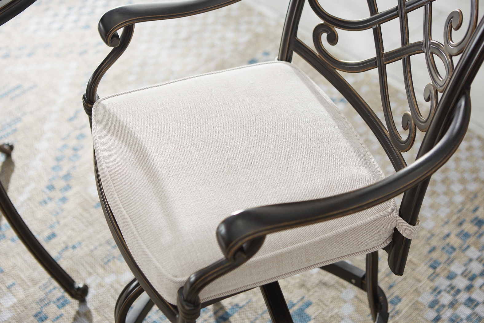 Carina Bronze 3 Pc 30 in. Round Outdoor Dining Set with Desert Cushions - Thumbnail - Image 4