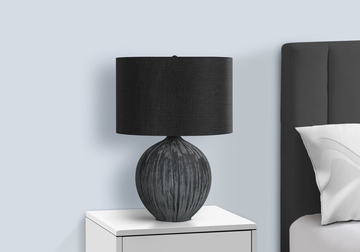Carlisle Boulevard Black Lamp - Thumbnail - Image 2