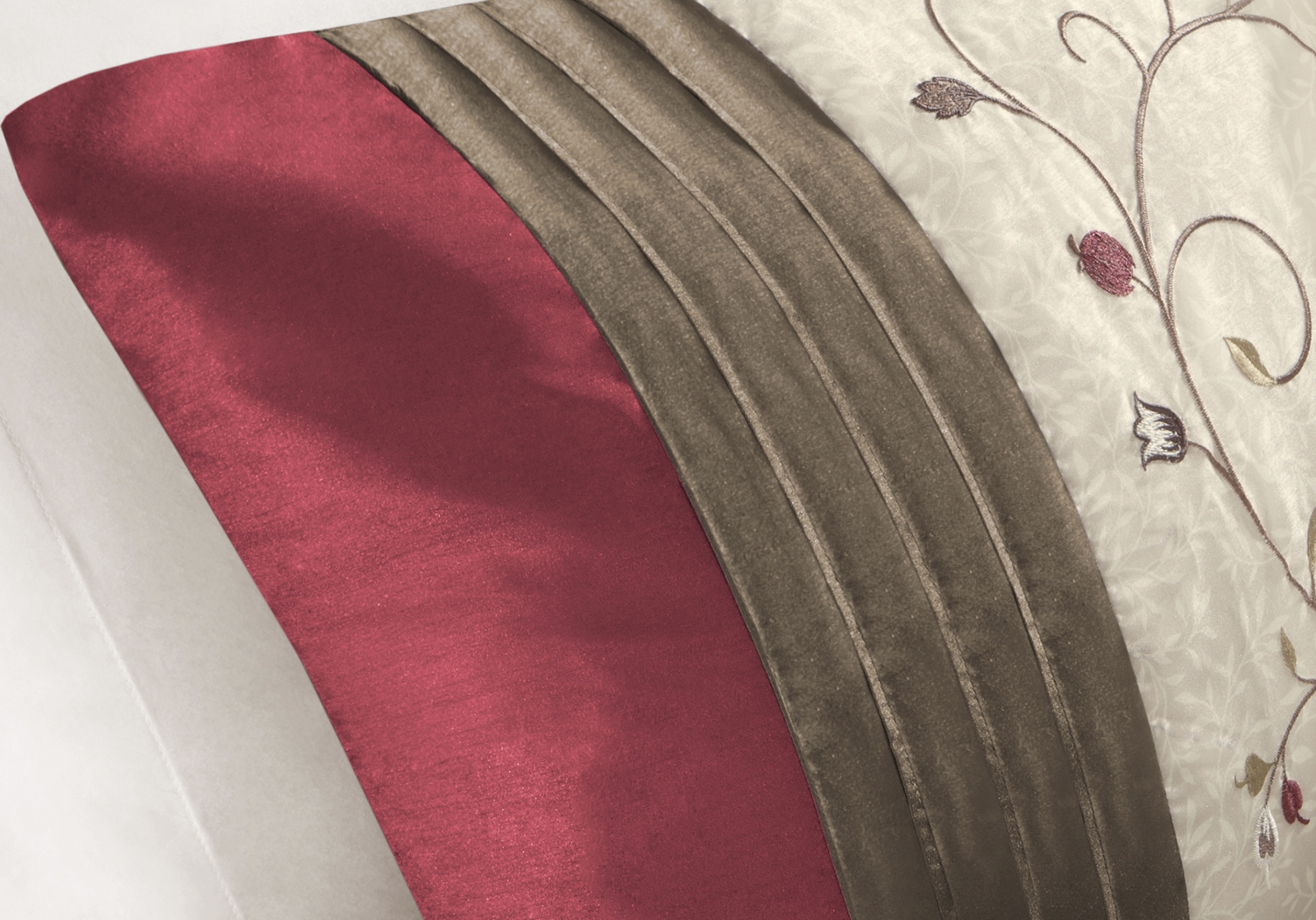 Carrigan Red 7 Pc King Comforter Set - Thumbnail - Image 6