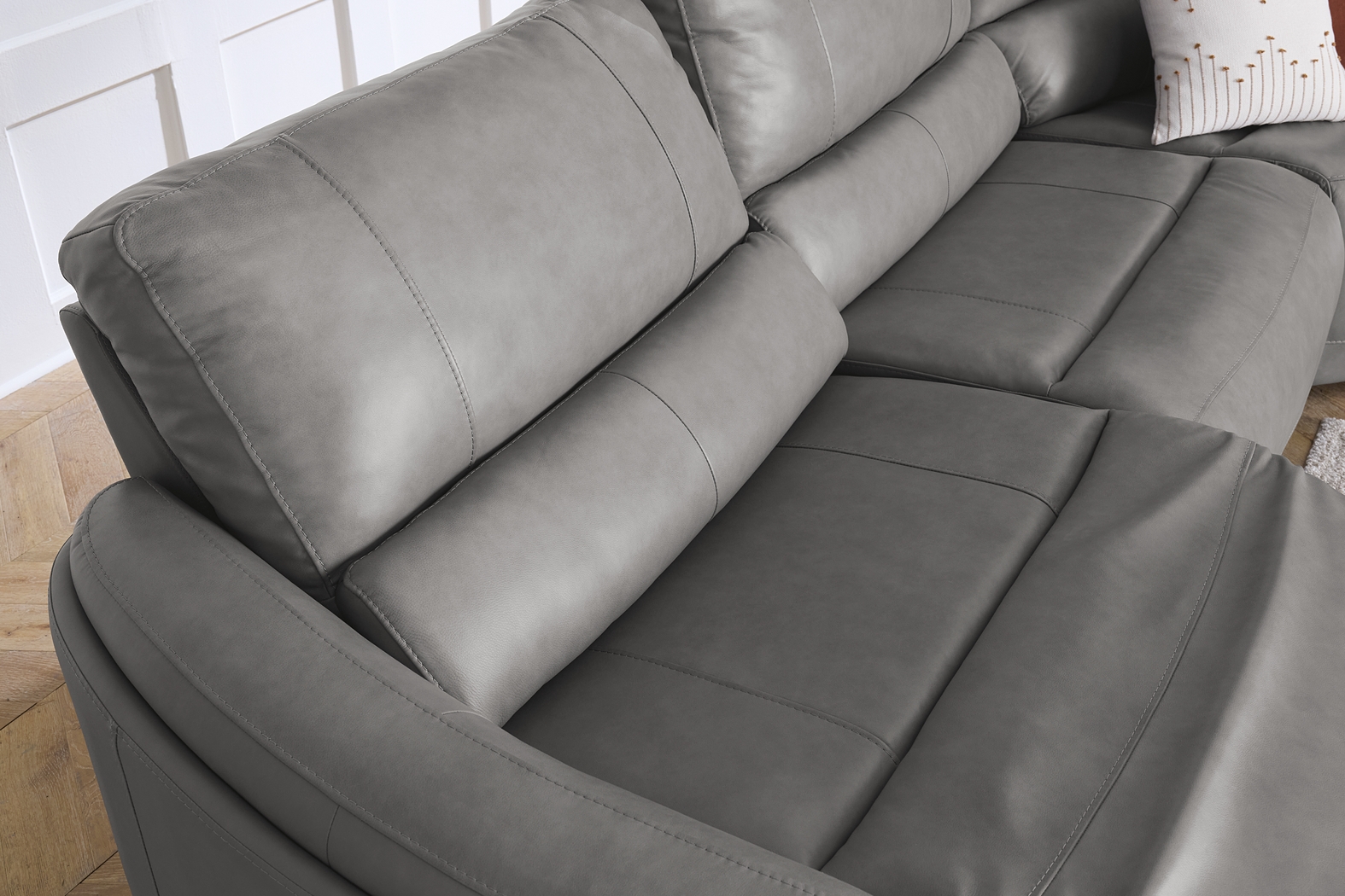 Cascade Way by Shaquille O'Neal Home Gray Leather 5 Pc Dual Power Reclining Sectional - Thumbnail - Image 4