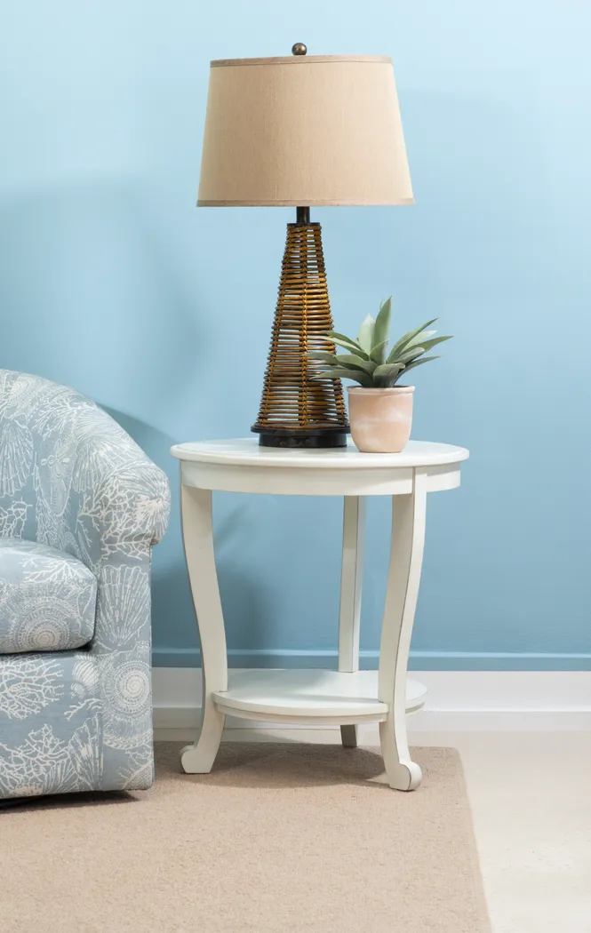 Casilda White End Table - Thumbnail - Image 3