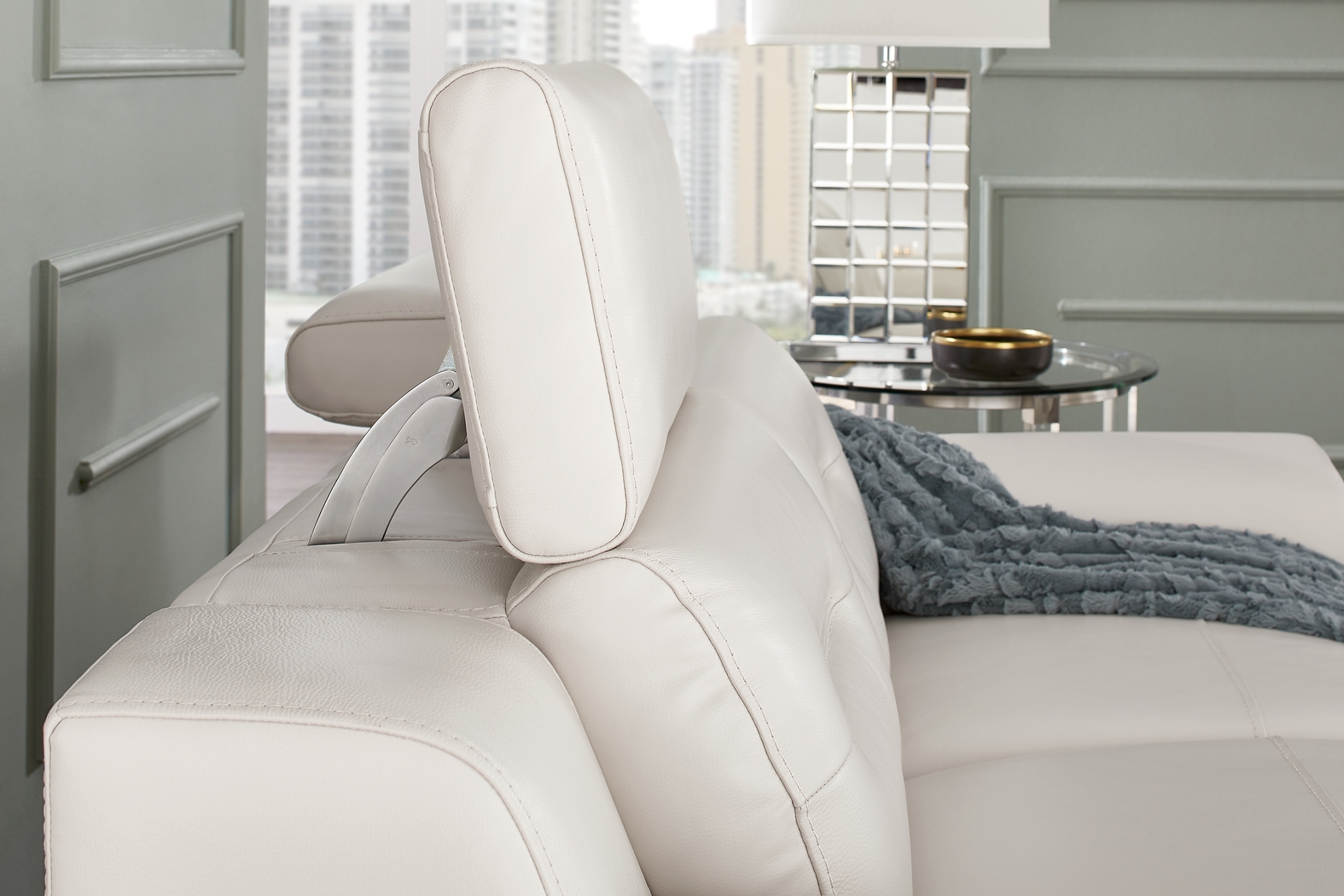 Castella Ivory Leather Dual Power Reclining Loveseat - Thumbnail - Image 3