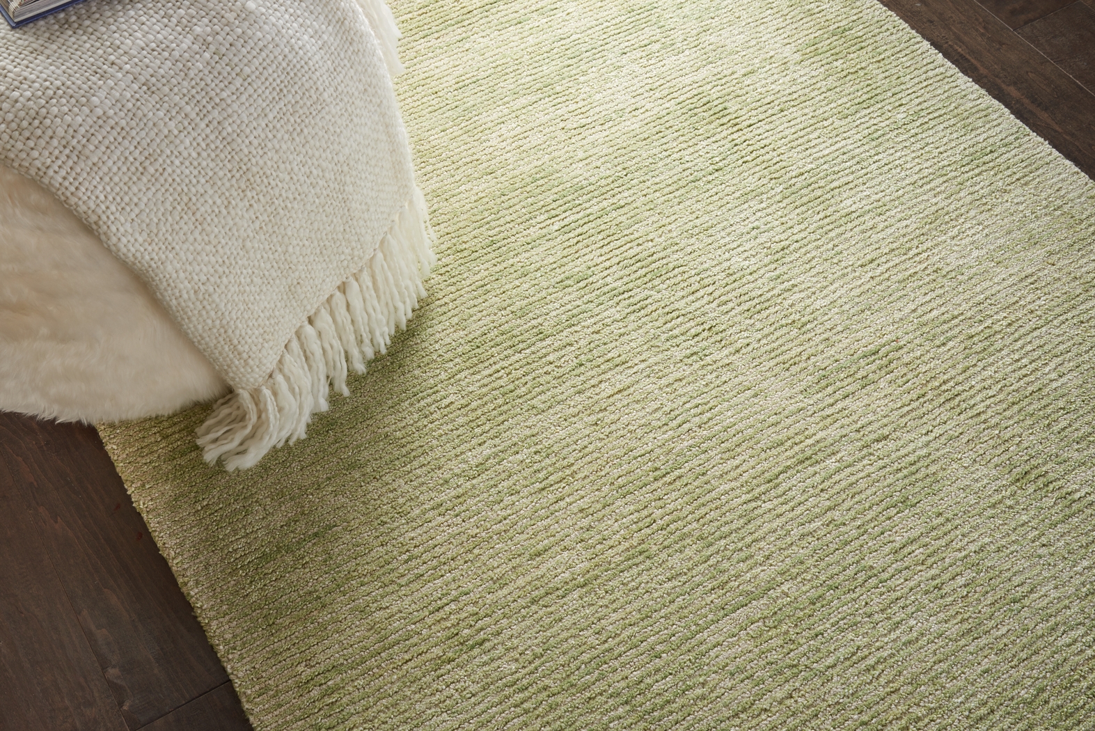 Castin Green 5'3" x 7'5" Rug - Thumbnail - Image 4