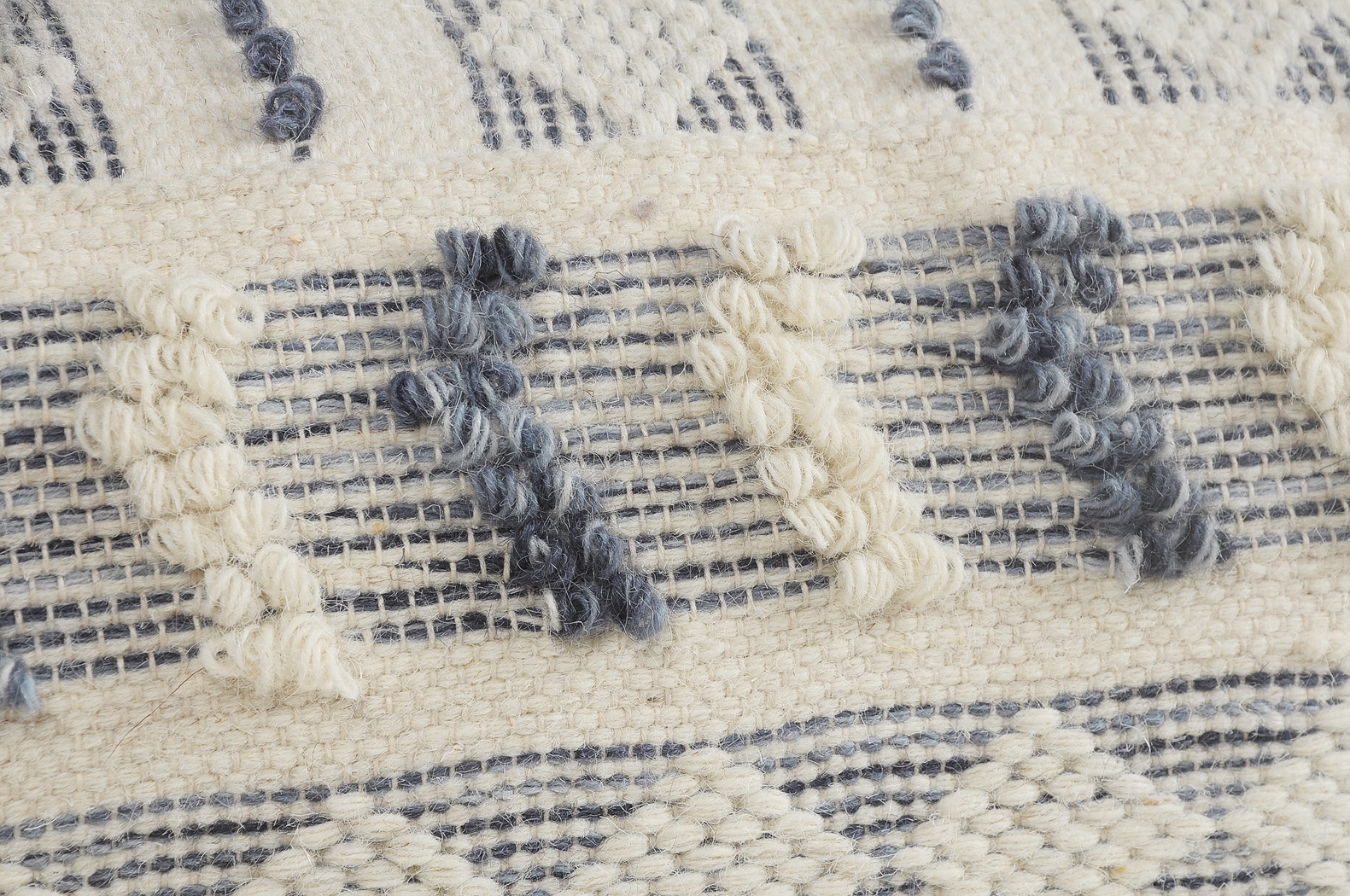 Ceinsa Blue/Ivory Pouf - Thumbnail - Image 5