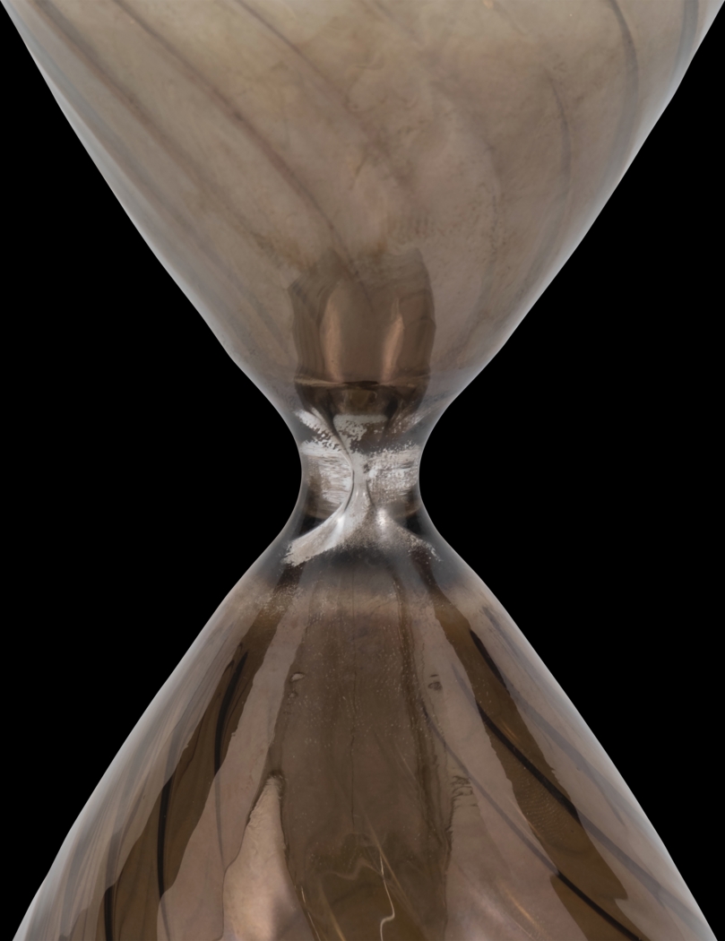 Chablis Clear 14 in. Hourglass - Thumbnail - Image 5