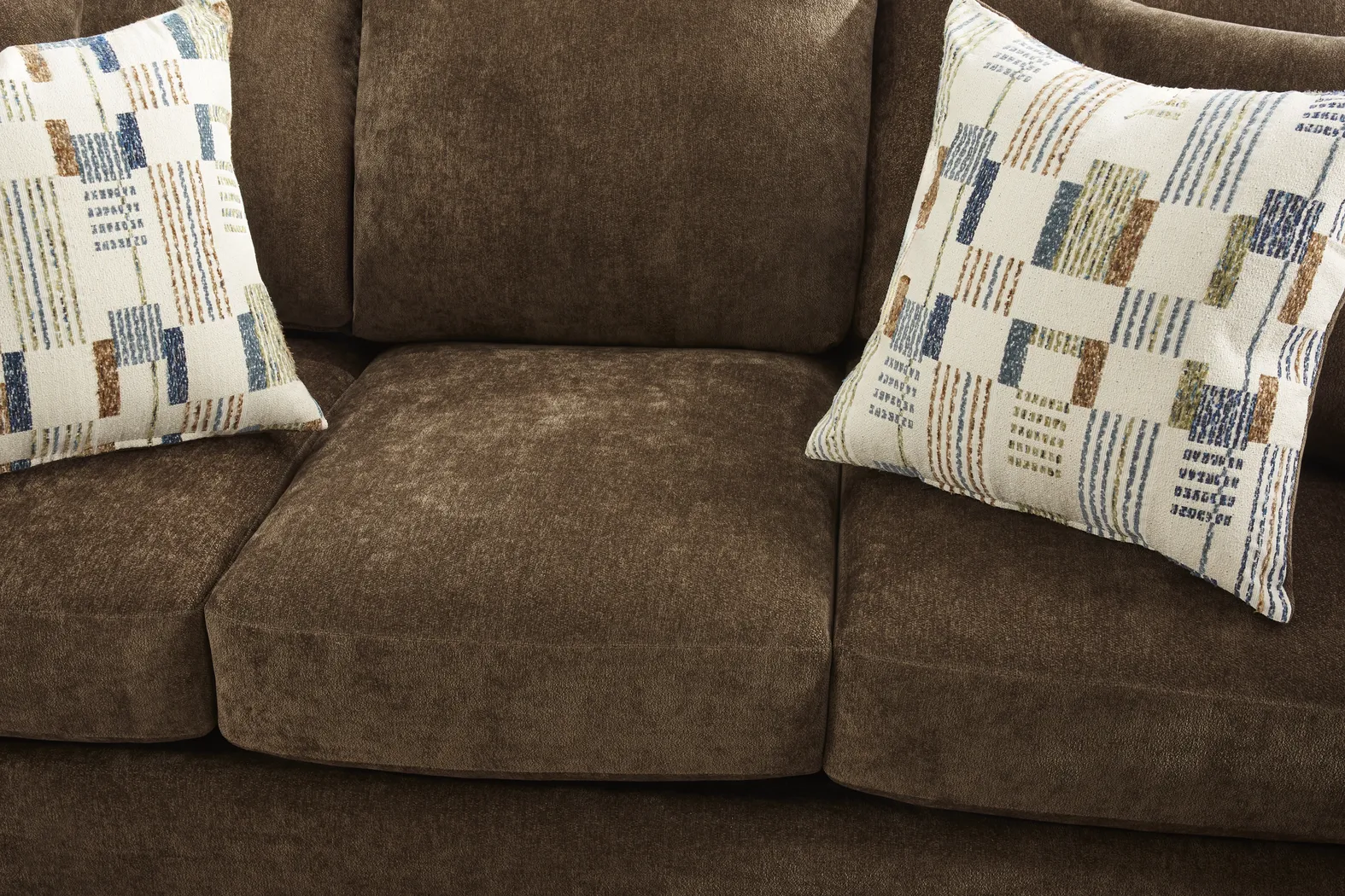 Chamberlain Brown 7 Pc Living Room with Gel Foam Sleeper Sofa - Thumbnail - Image 4