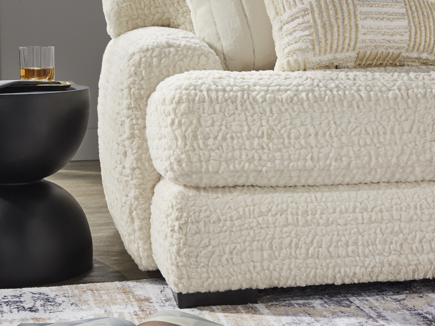 Chandler Ivory 3 Pc Sectional - Thumbnail - Image 4