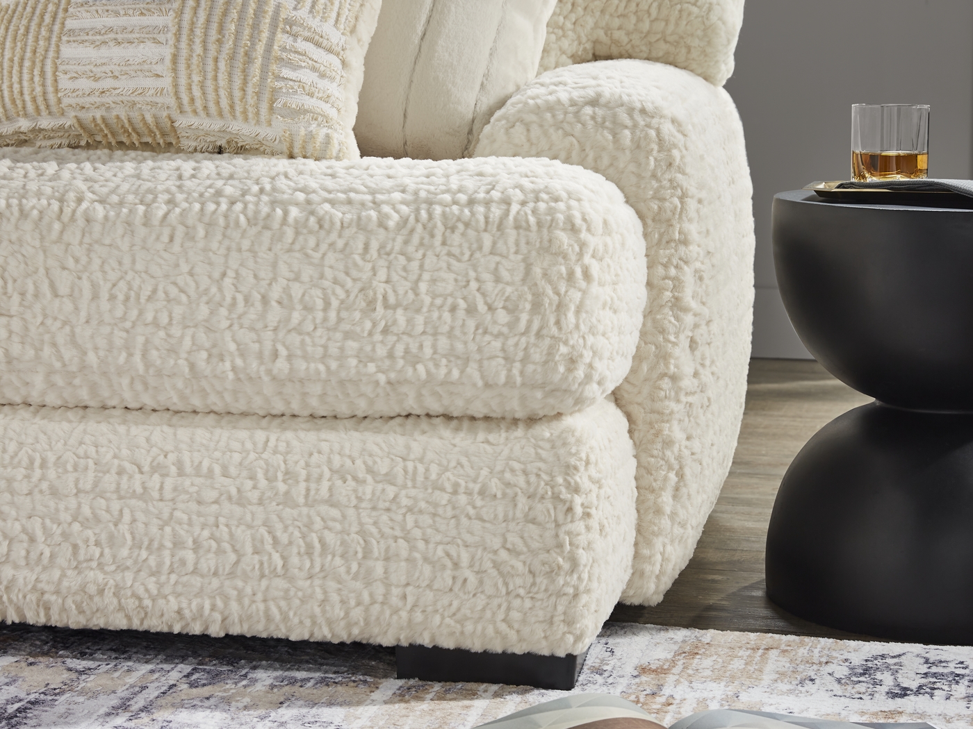 Chandler Ivory 3 Pc Sectional - Thumbnail - Image 4