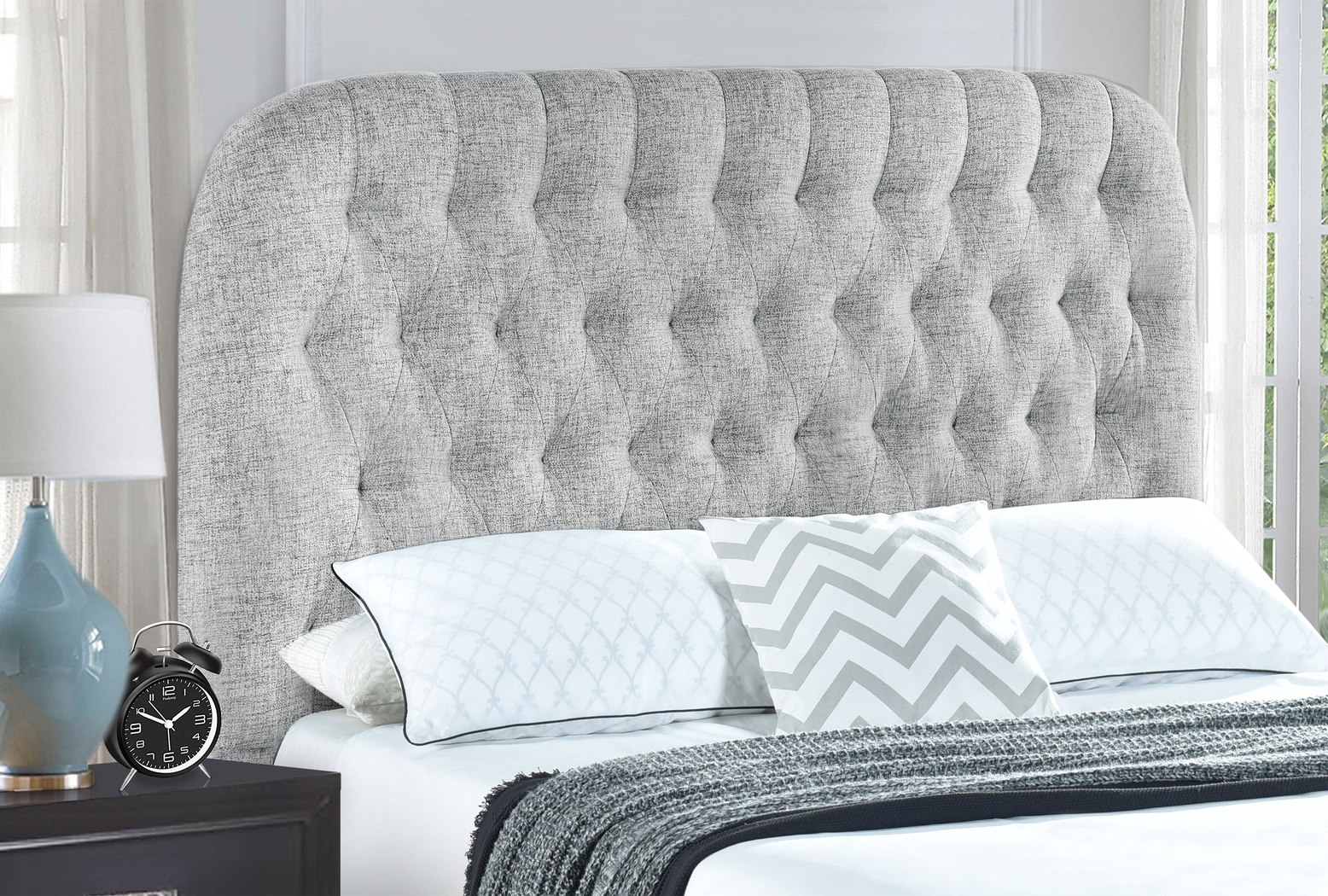 Chaseyn Gray King/California King Headboard - Thumbnail - Image 2