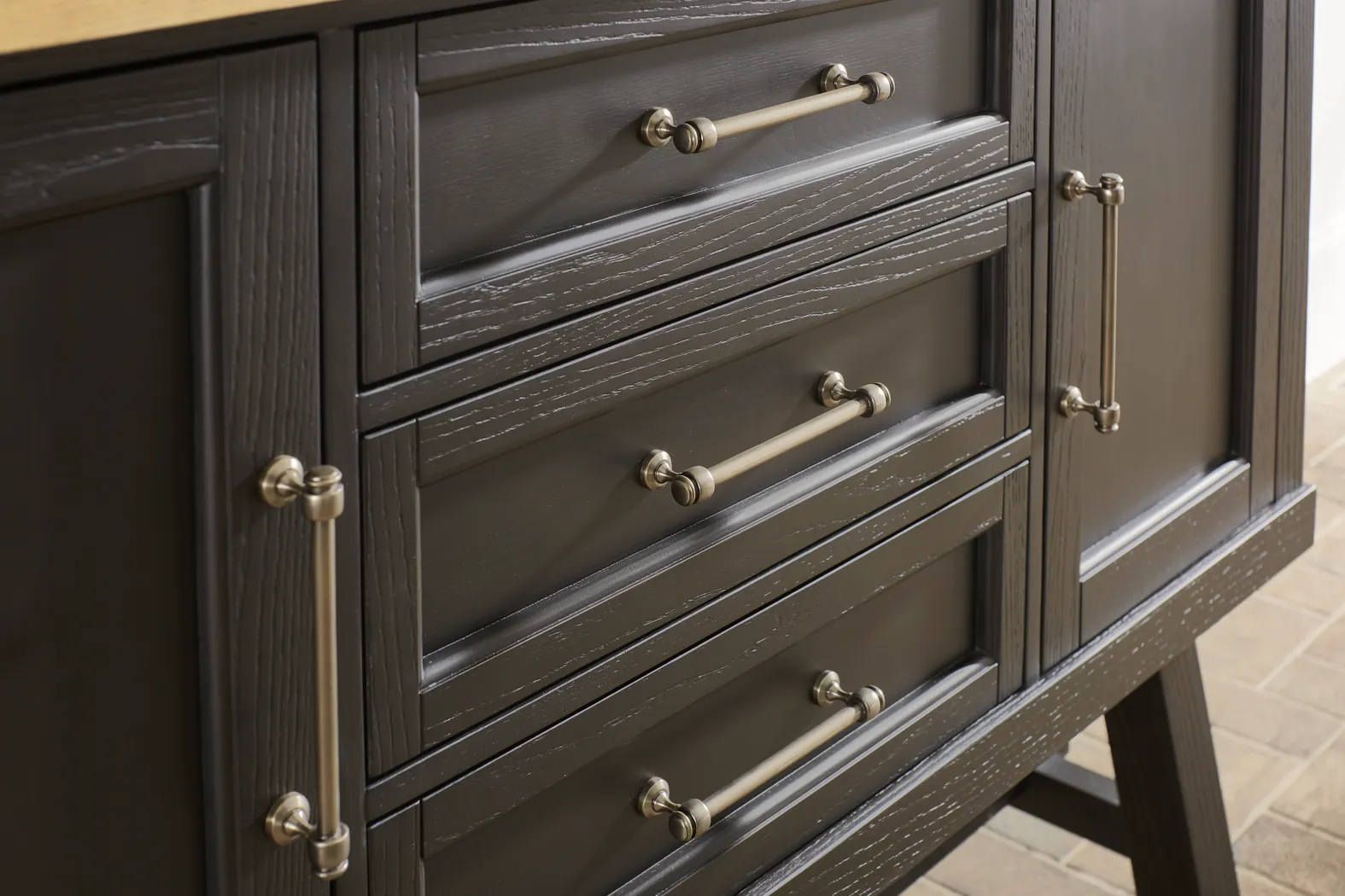 Chastain Park Black Server - Image 5