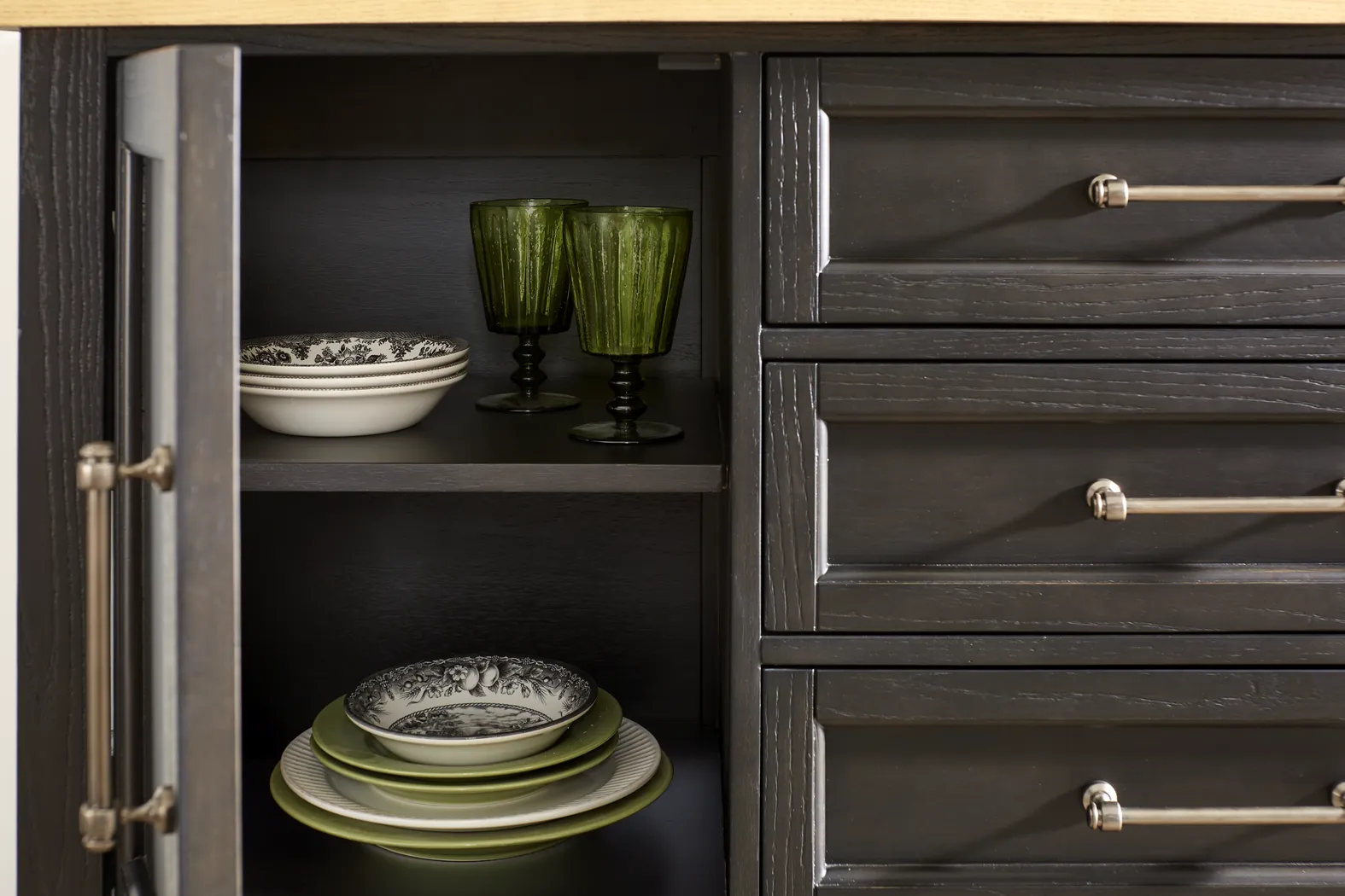 Chastain Park Black Server - Image 8