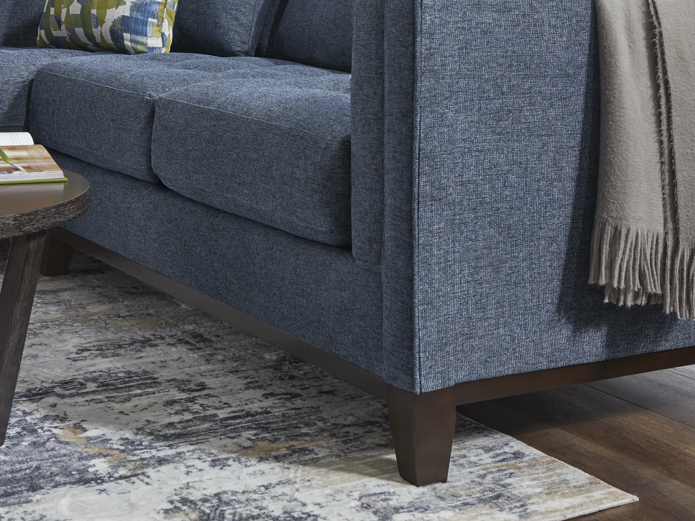 Chatham Navy 6 Pc Sectional Living Room - Thumbnail - Image 6