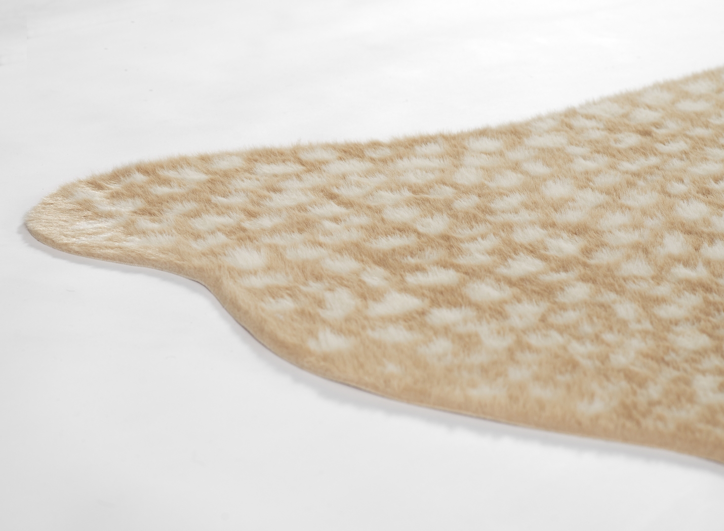 Chazin Beige 5'3 x 7'10 Rug - Thumbnail - Image 4
