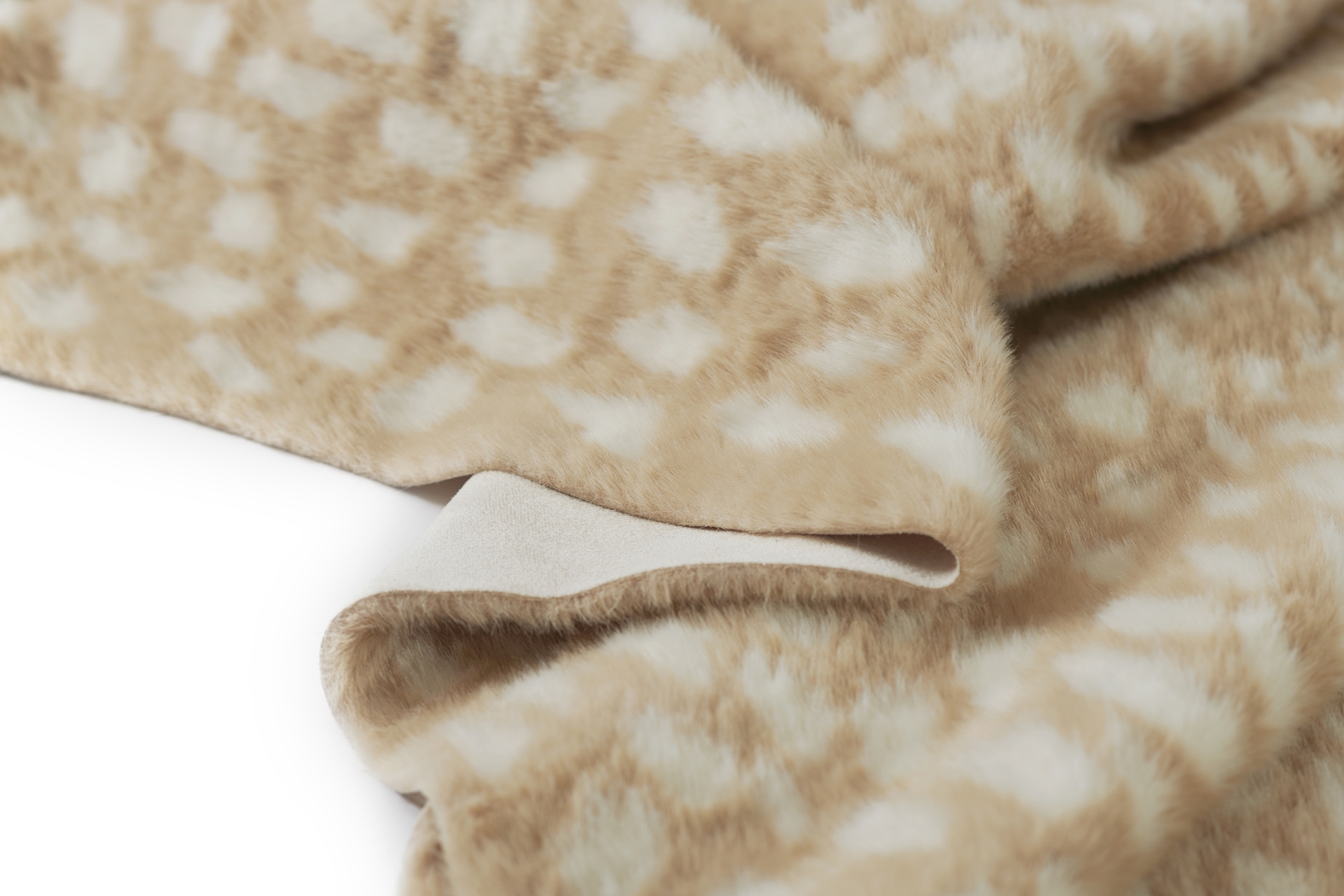 Chazin Beige 5'3 x 7'10 Rug - Thumbnail - Image 8