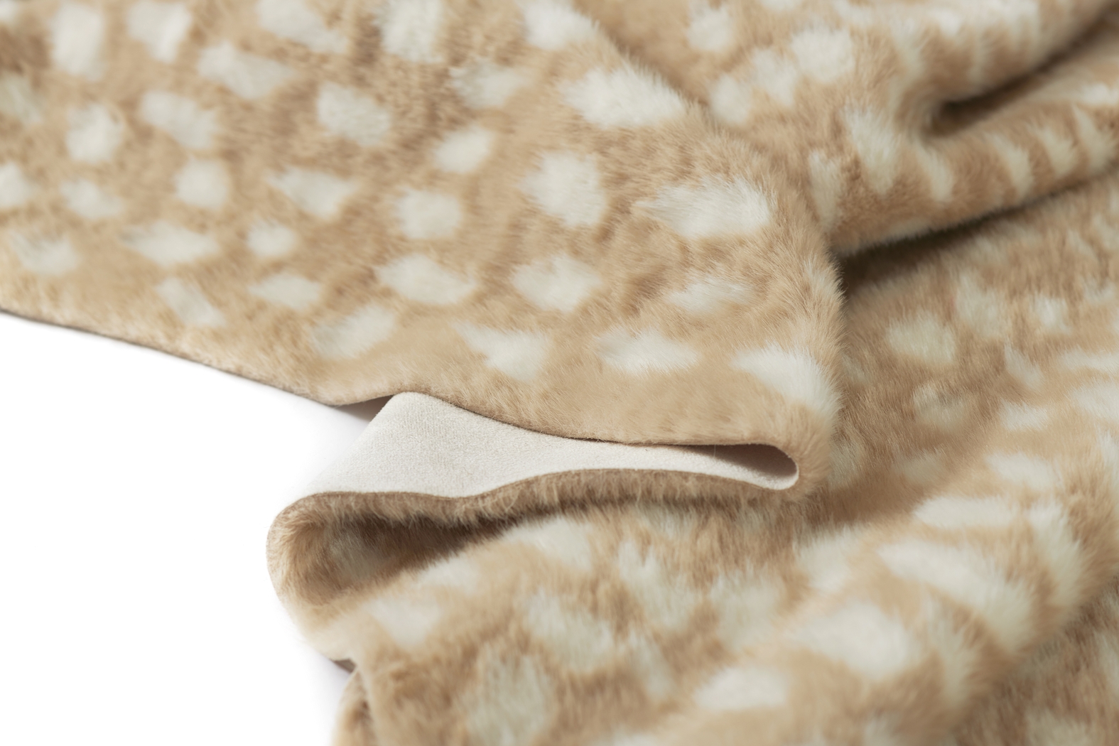 Chazin Beige 5'3 x 7'10 Rug - Thumbnail - Image 10