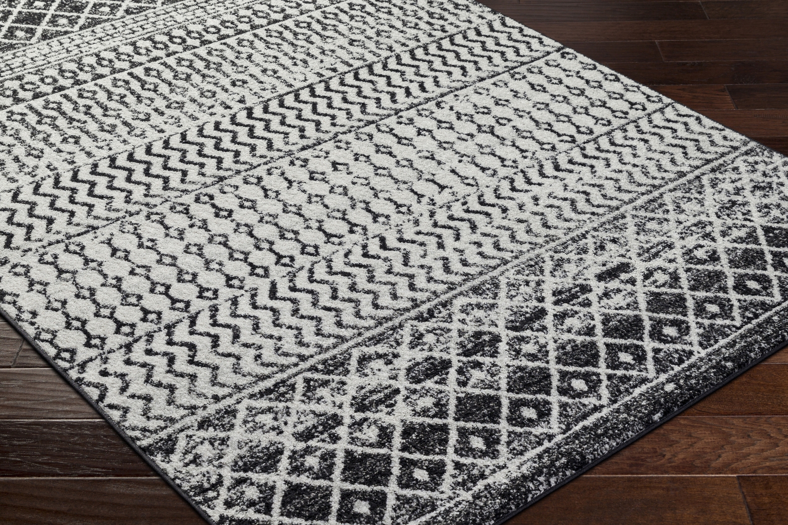 Chelsina I Gray 5'3 x 7'6 Rug - Thumbnail - Image 3