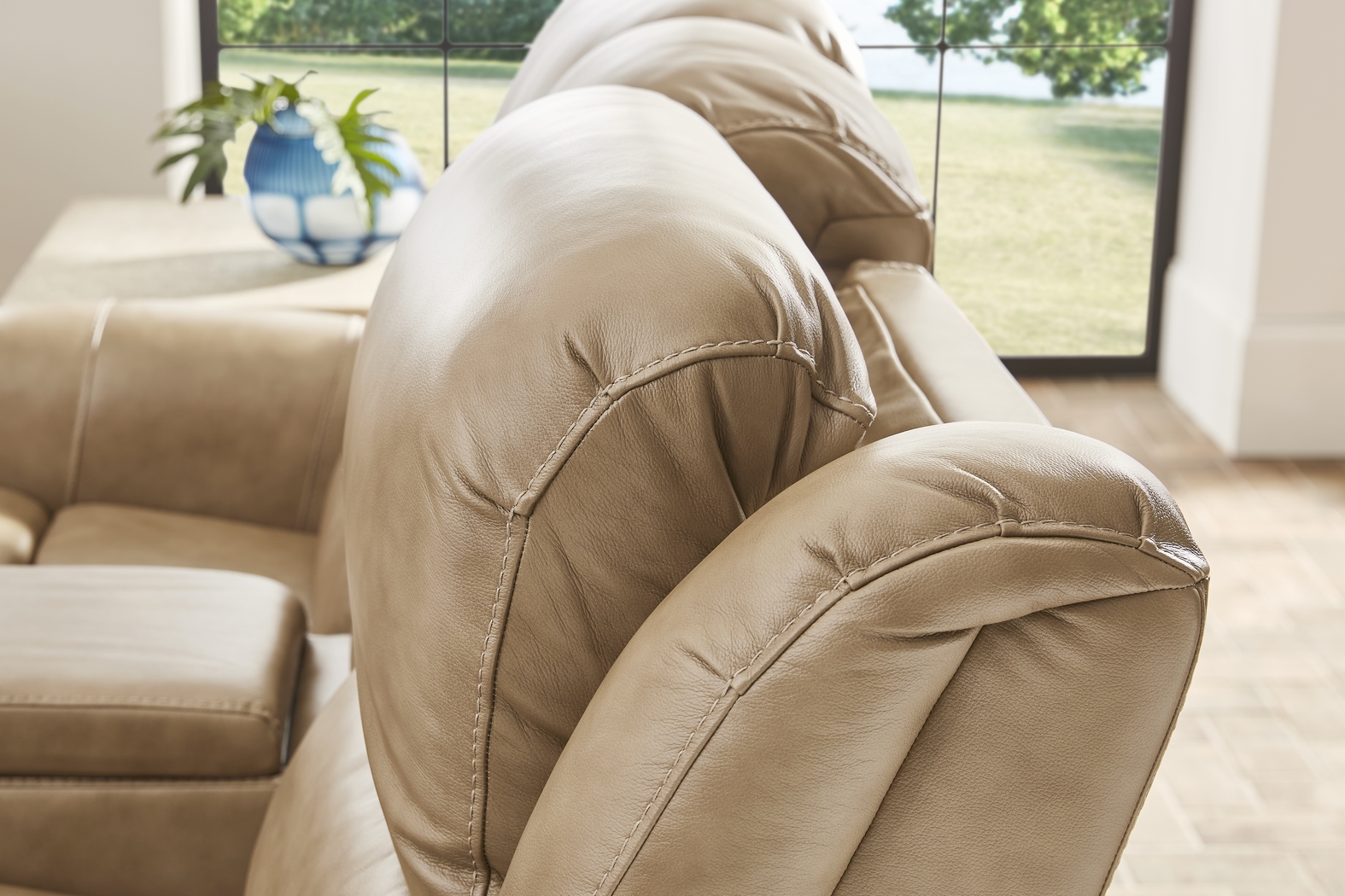 Churchill Taupe 8 Pc Dual Power Reclining Leather Living Room - Thumbnail - Image 11