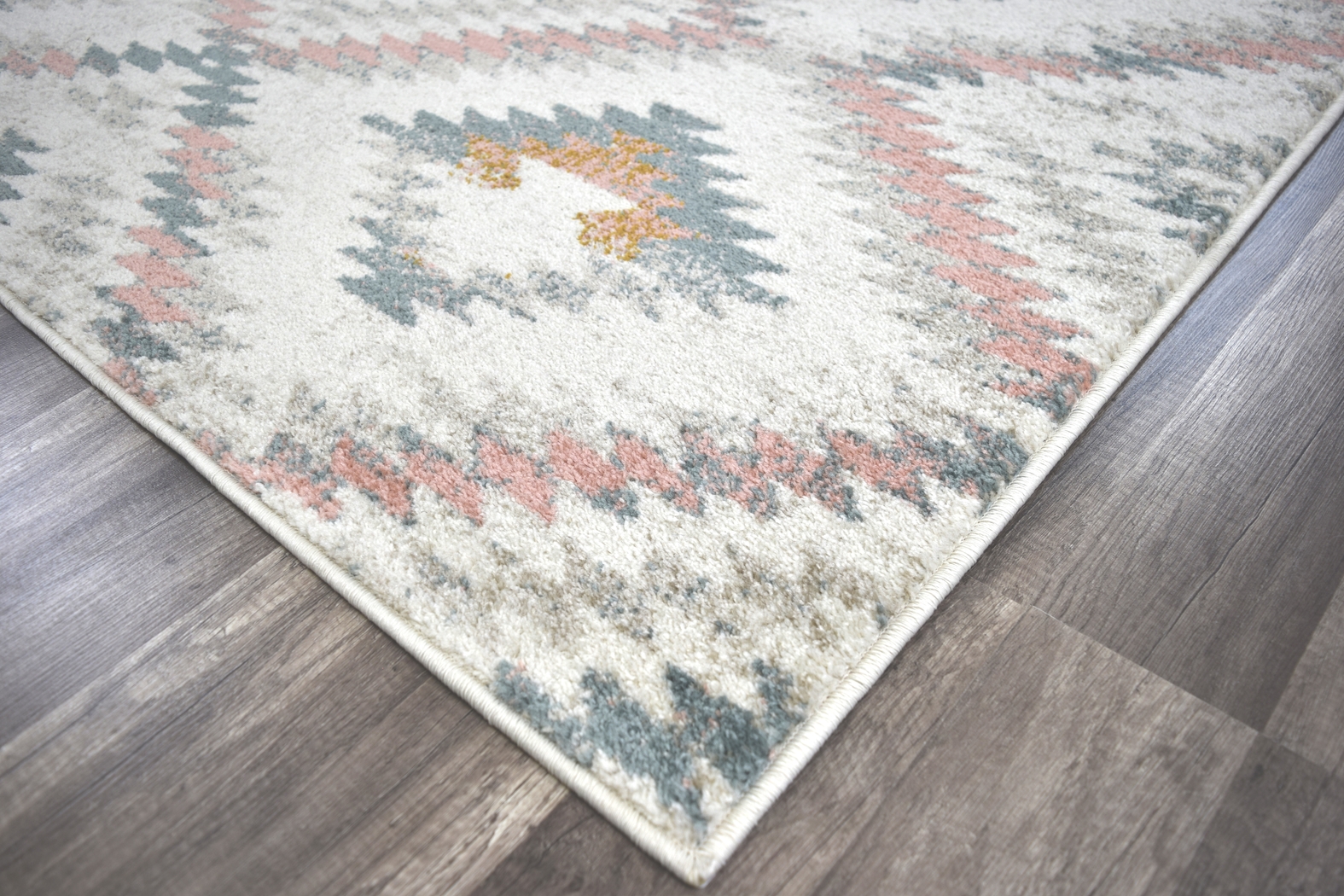 Cinan Pink 5' x 7' Rug - Thumbnail - Image 2