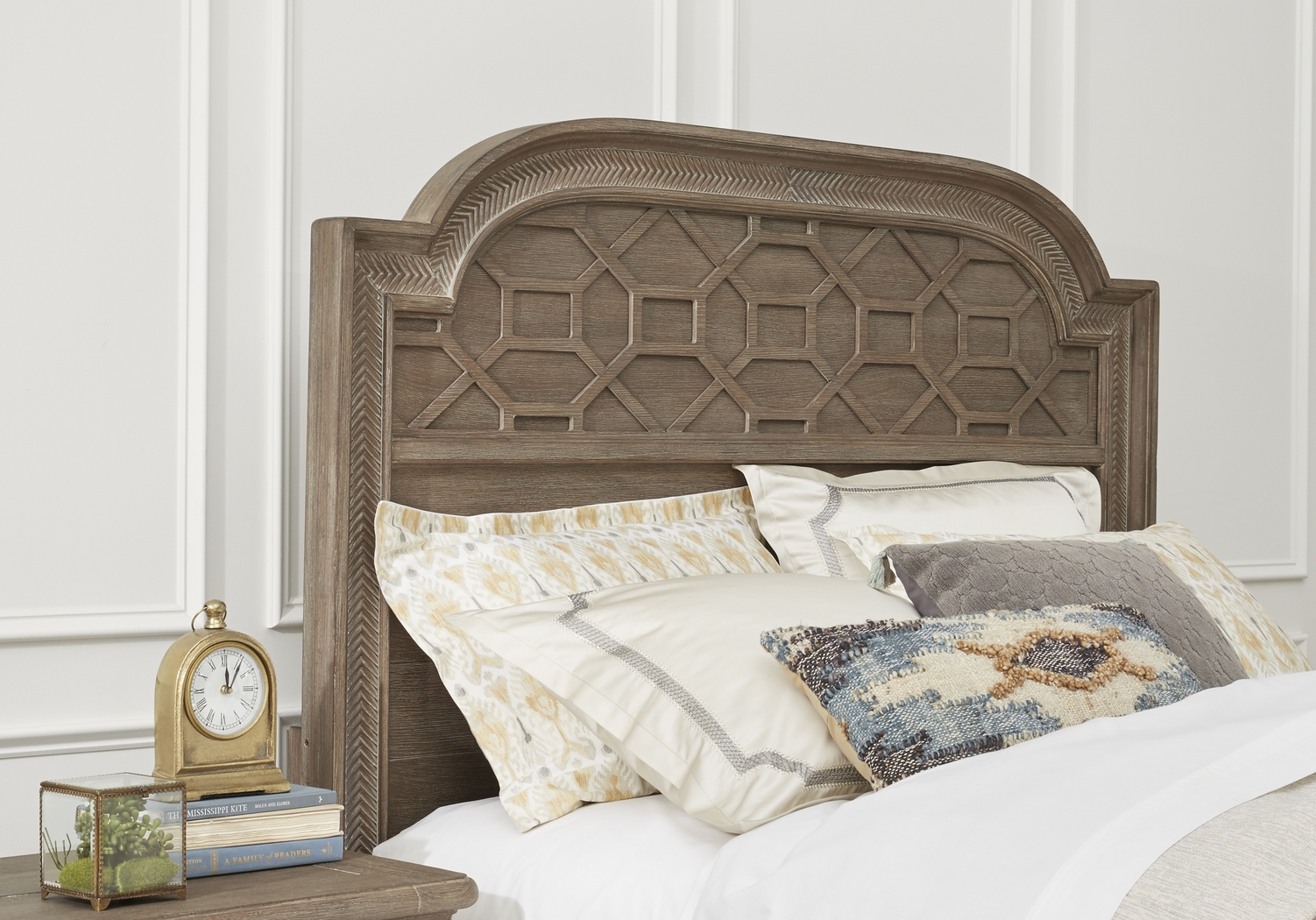 Cindy Crawford Home Abbington Gray 3 Pc King Panel Bed - Thumbnail - Image 2